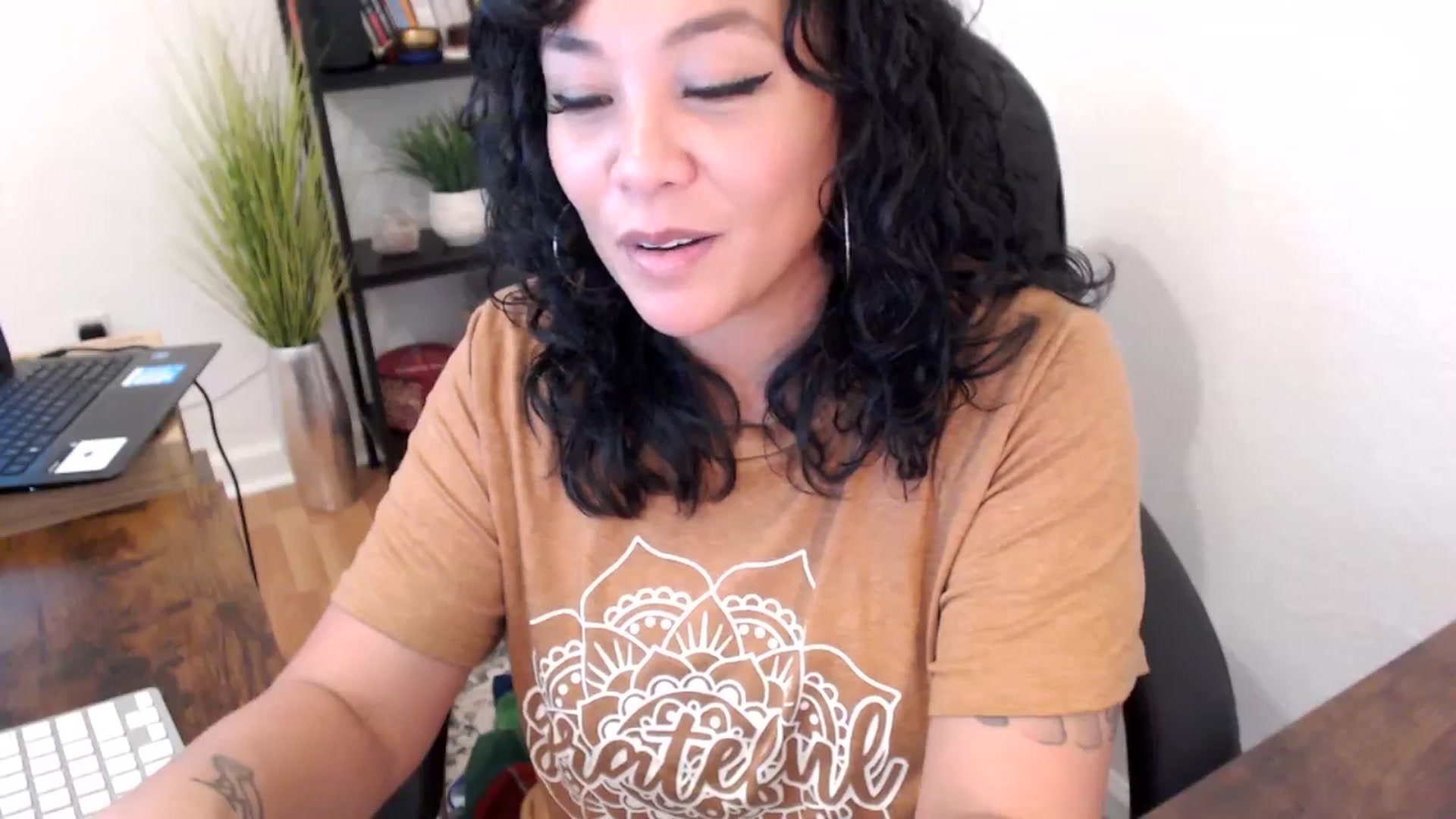 Gallery image thumbnail from MickaylaMinx's myfreecams stream on, 10/22/2024, 19:03 image 20 of 20