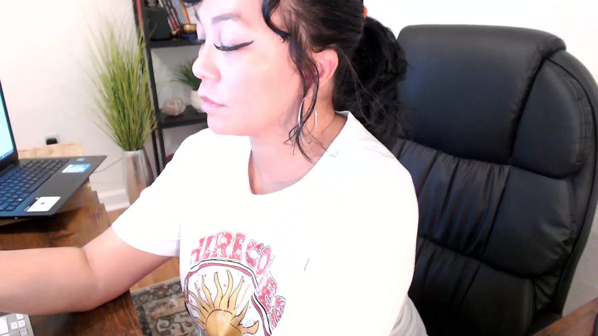 Gallery image thumbnail from MickaylaMinx's myfreecams stream on, 10/23/2024, 15:56 image 2 of 20