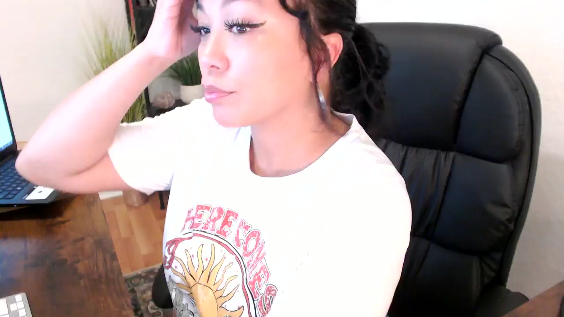 Gallery image thumbnail from MickaylaMinx's myfreecams stream on, 10/23/2024, 15:56 image 1 of 20