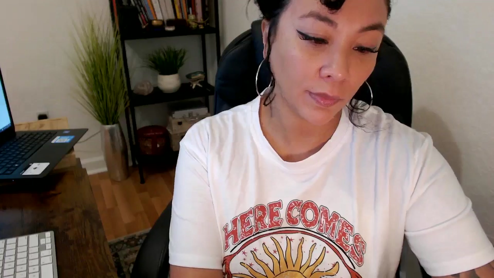 Gallery image thumbnail from MickaylaMinx's myfreecams stream on, 10/23/2024, 15:56 image 16 of 20
