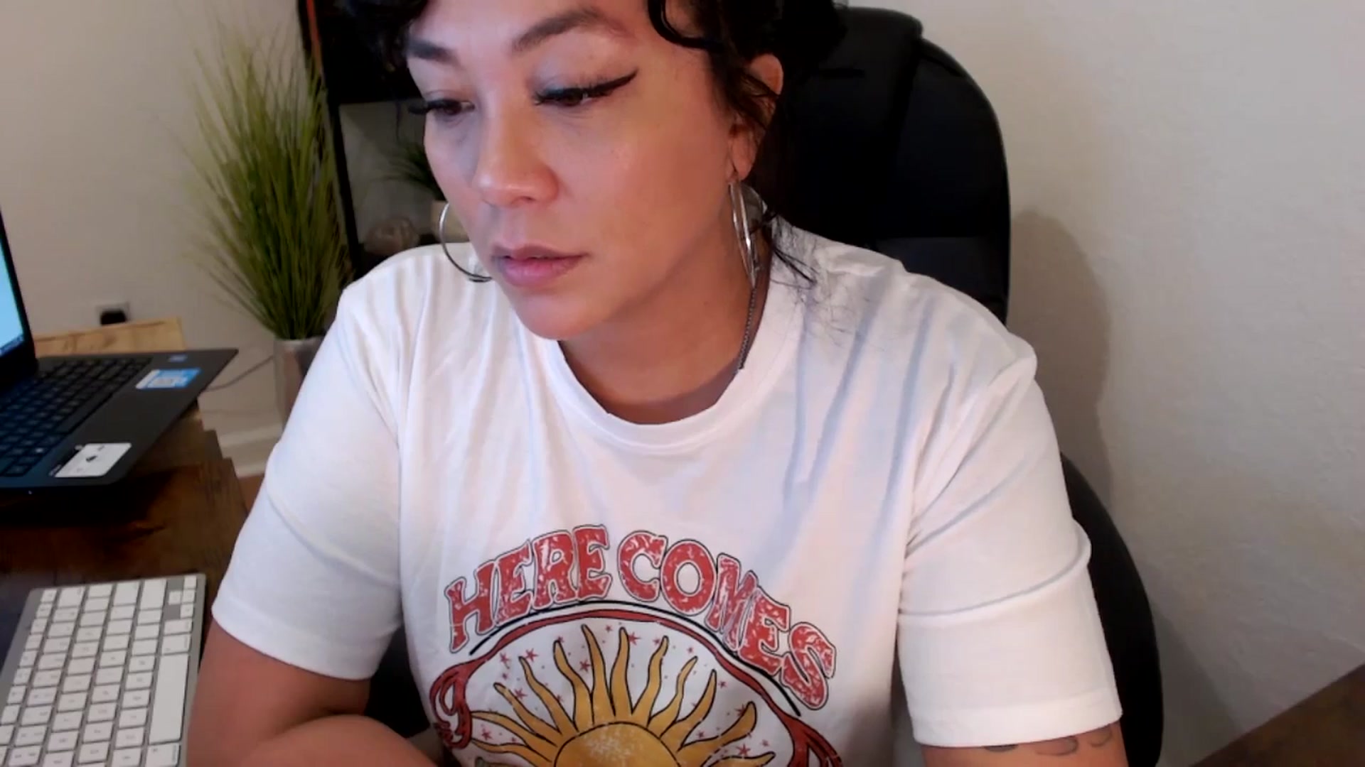Gallery image thumbnail from MickaylaMinx's myfreecams stream on, 10/23/2024, 16:48 image 19 of 20