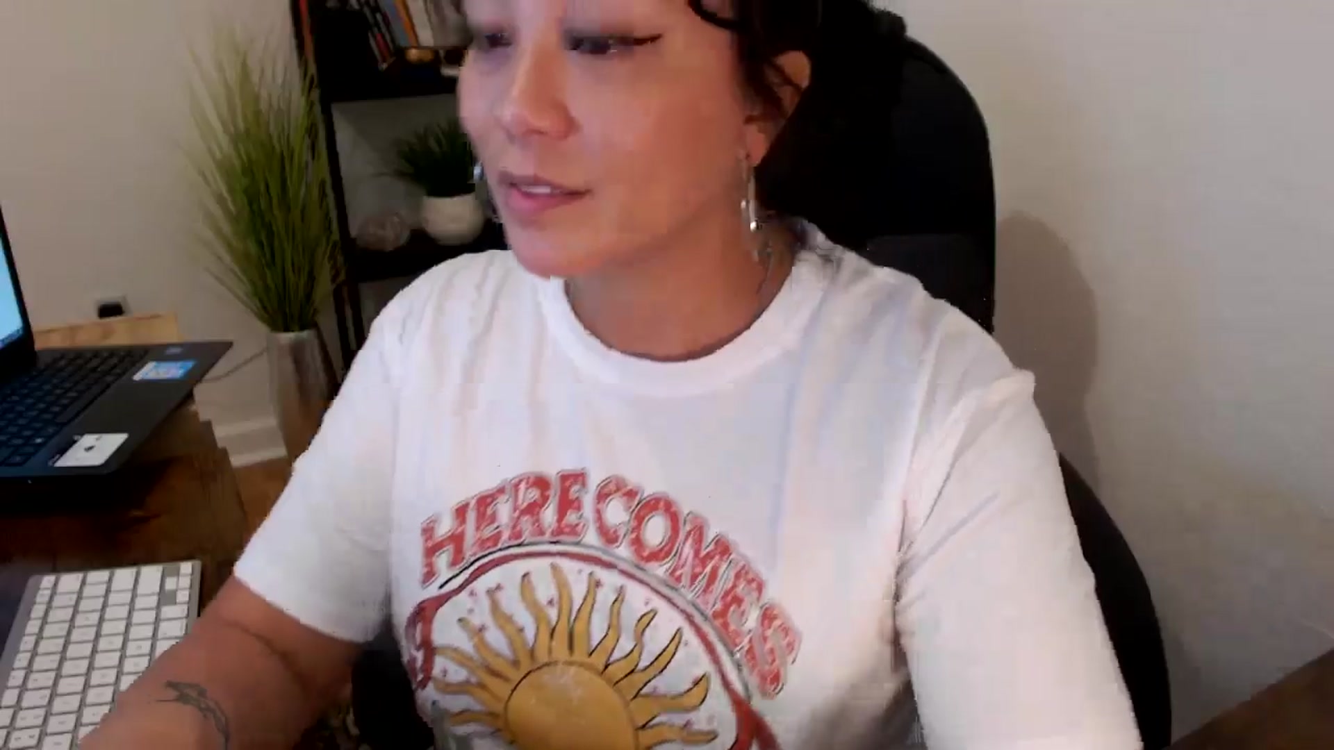 Gallery image thumbnail from MickaylaMinx's myfreecams stream on, 10/23/2024, 16:48 image 7 of 20