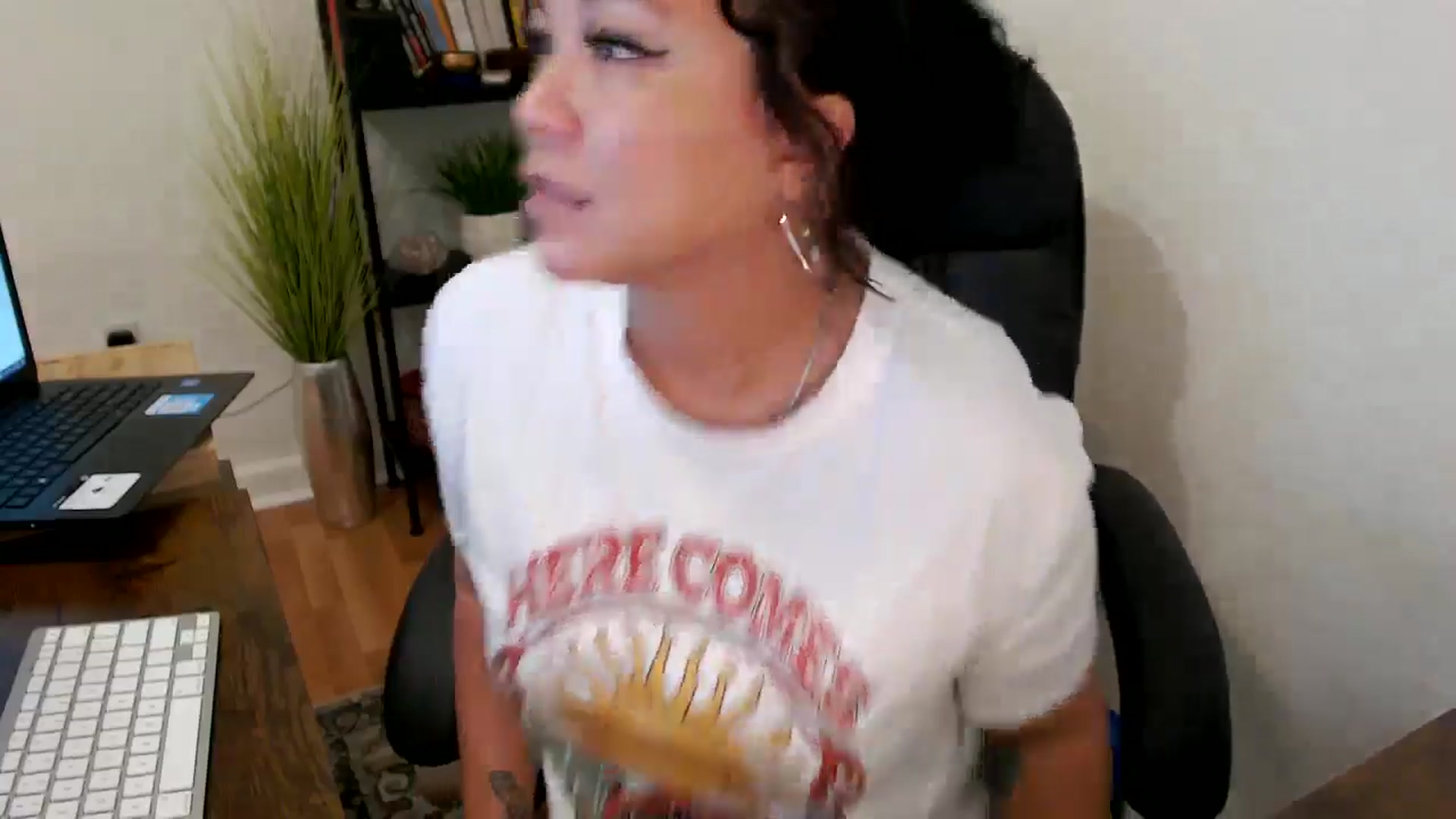 Gallery image thumbnail from MickaylaMinx's myfreecams stream on, 10/23/2024, 16:48 image 20 of 20