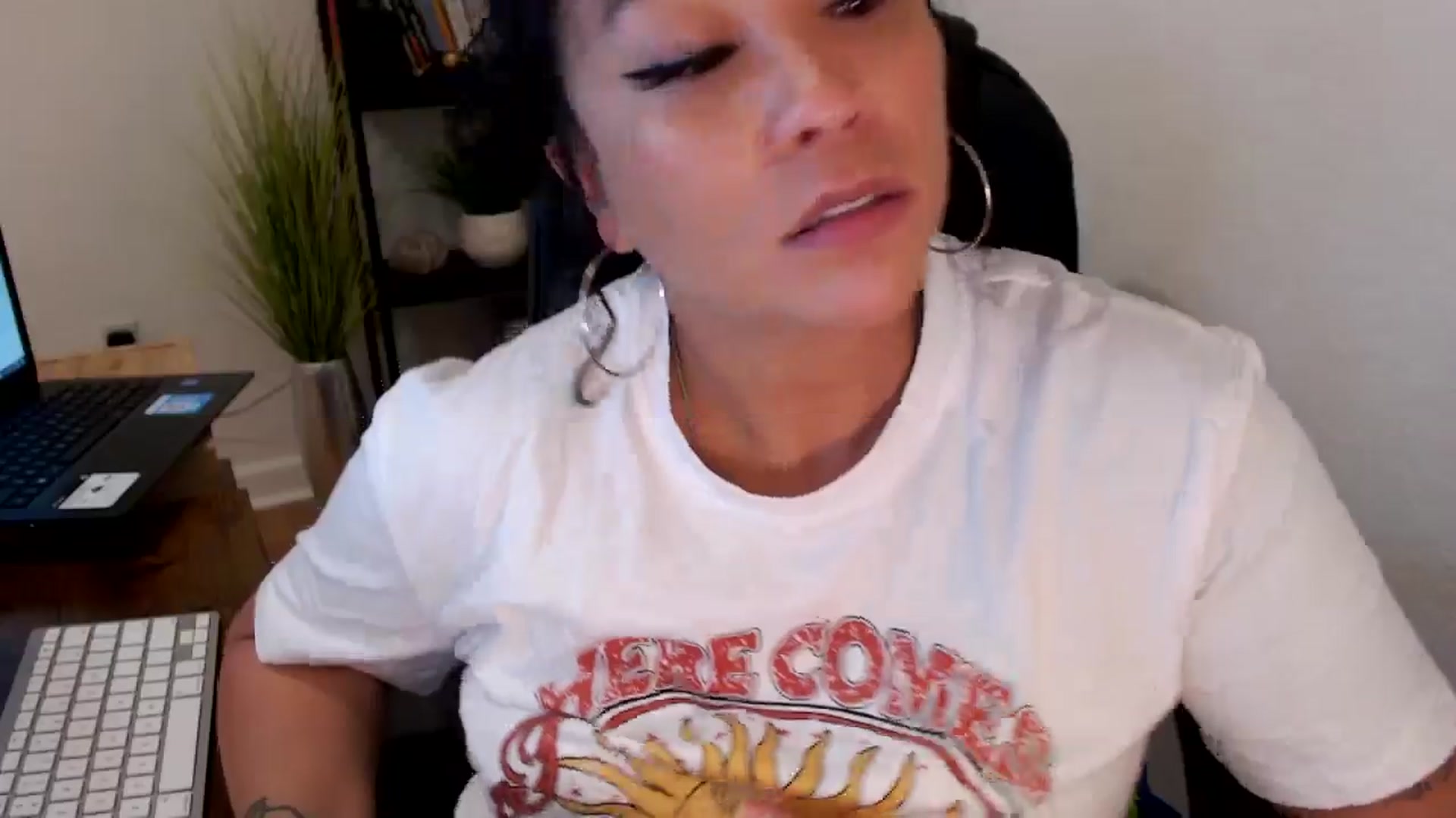 Gallery image thumbnail from MickaylaMinx's myfreecams stream on, 10/23/2024, 16:48 image 3 of 20