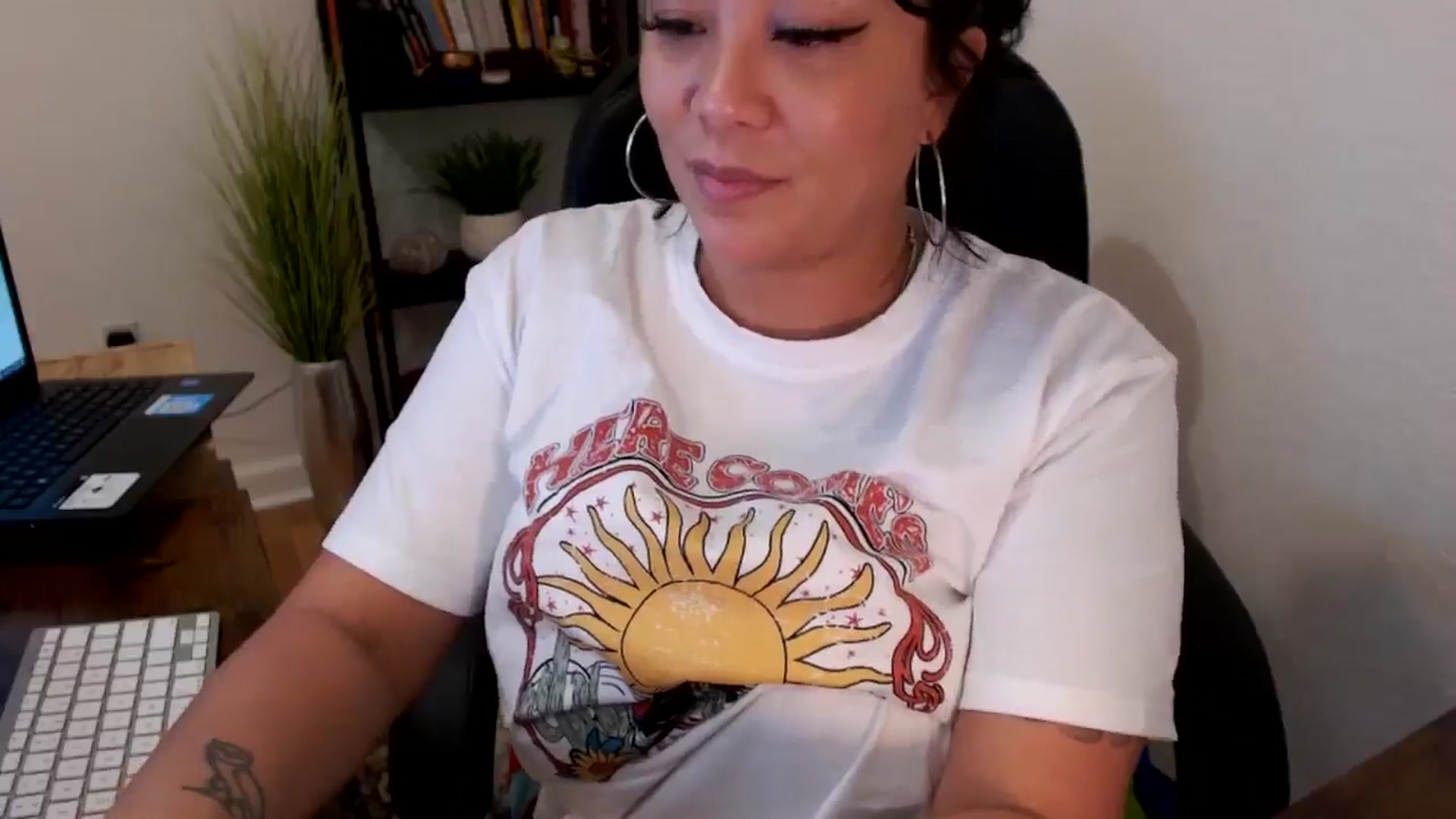 Gallery image thumbnail from MickaylaMinx's myfreecams stream on, 10/23/2024, 16:48 image 5 of 20