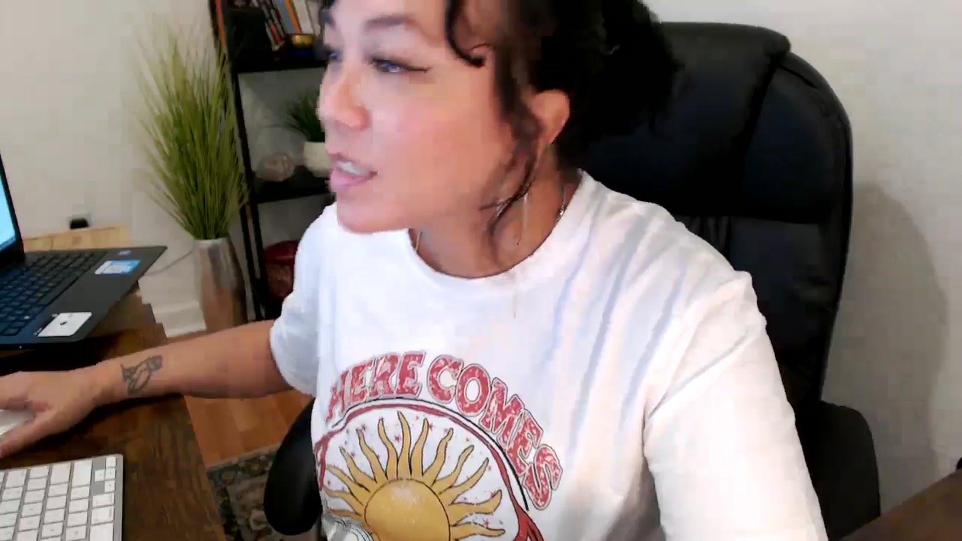 Gallery image thumbnail from MickaylaMinx's myfreecams stream on, 10/23/2024, 17:33 image 12 of 20