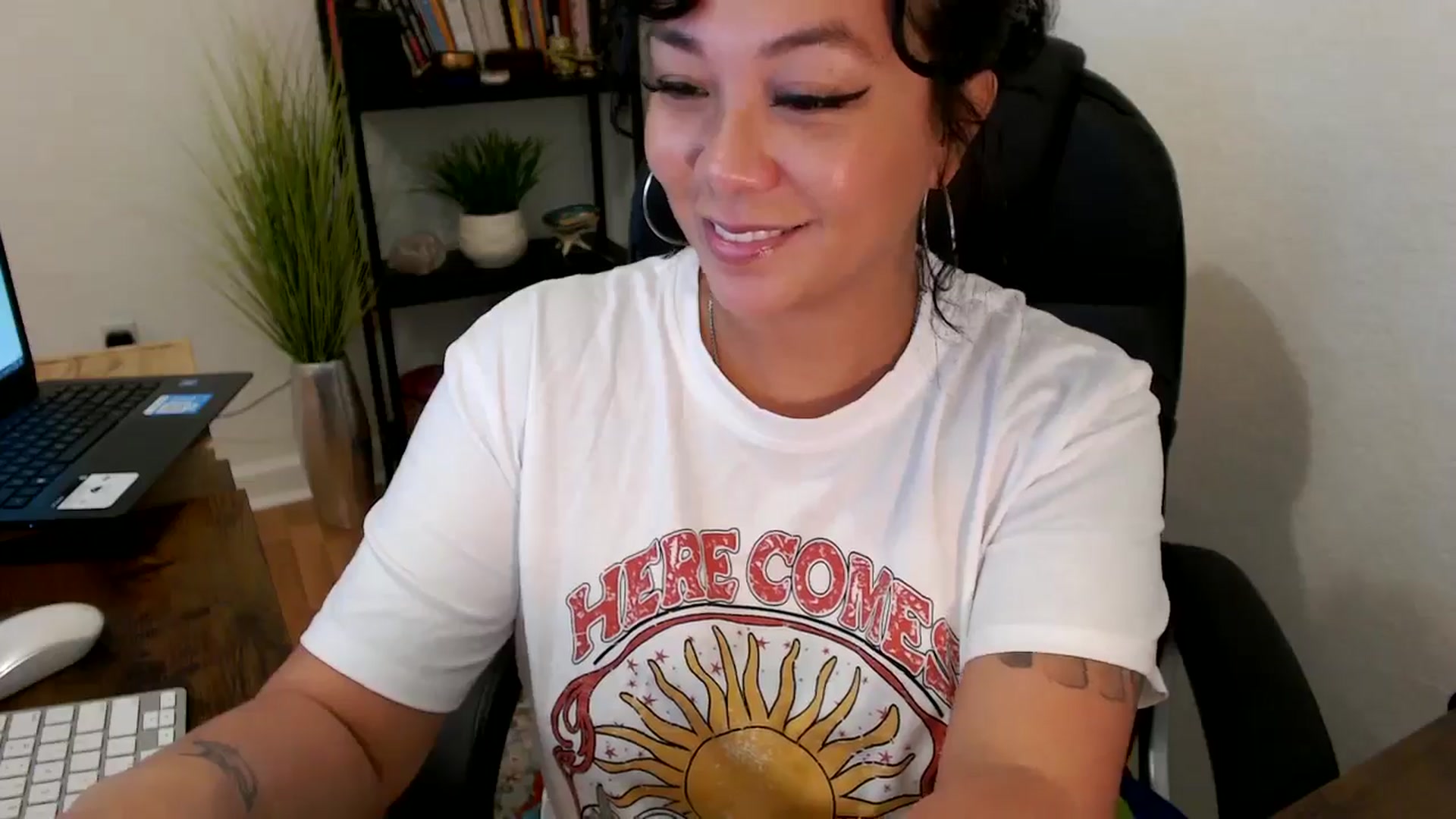 Gallery image thumbnail from MickaylaMinx's myfreecams stream on, 10/23/2024, 17:33 image 9 of 20