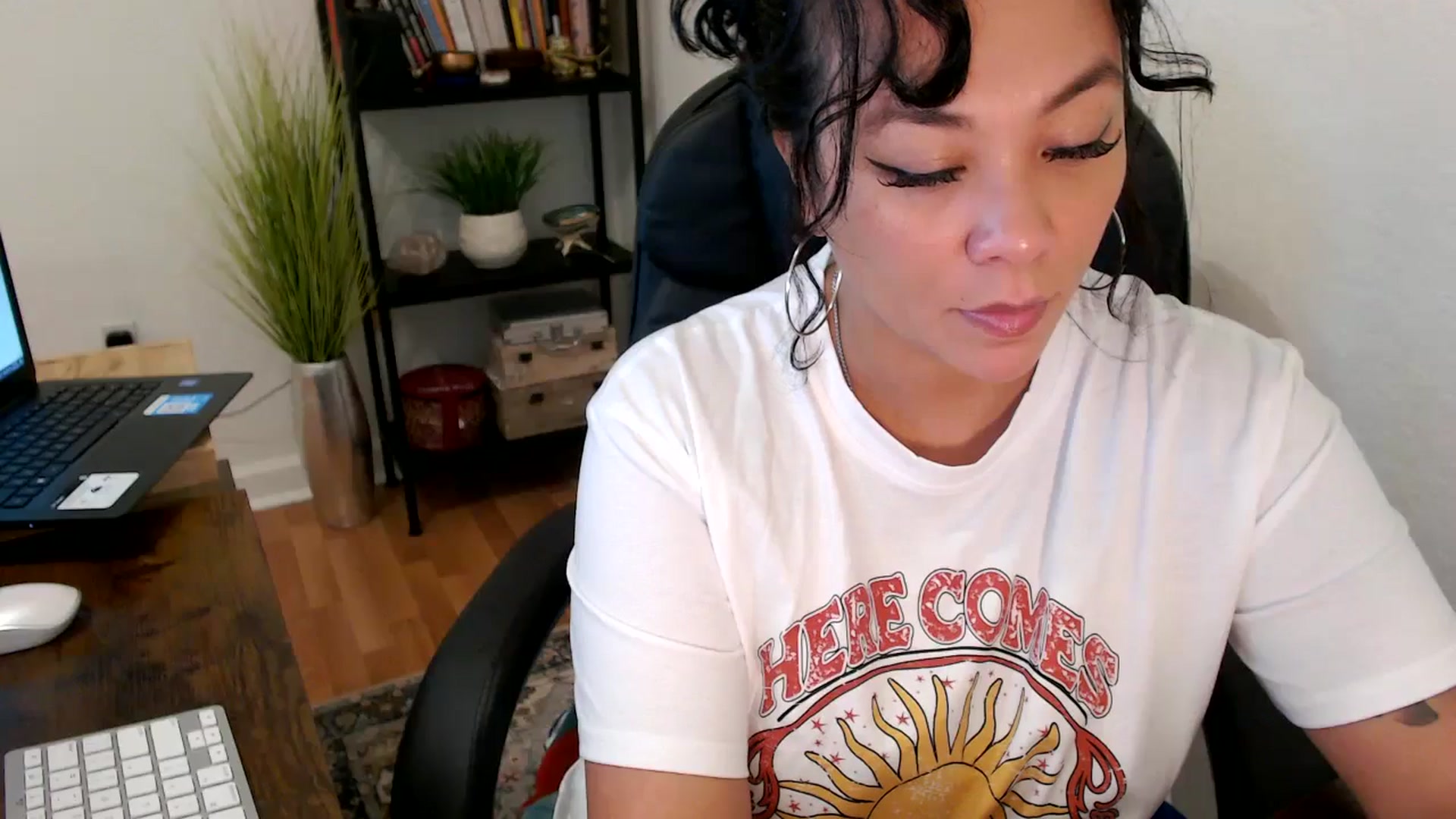 Gallery image thumbnail from MickaylaMinx's myfreecams stream on, 10/23/2024, 17:33 image 7 of 20