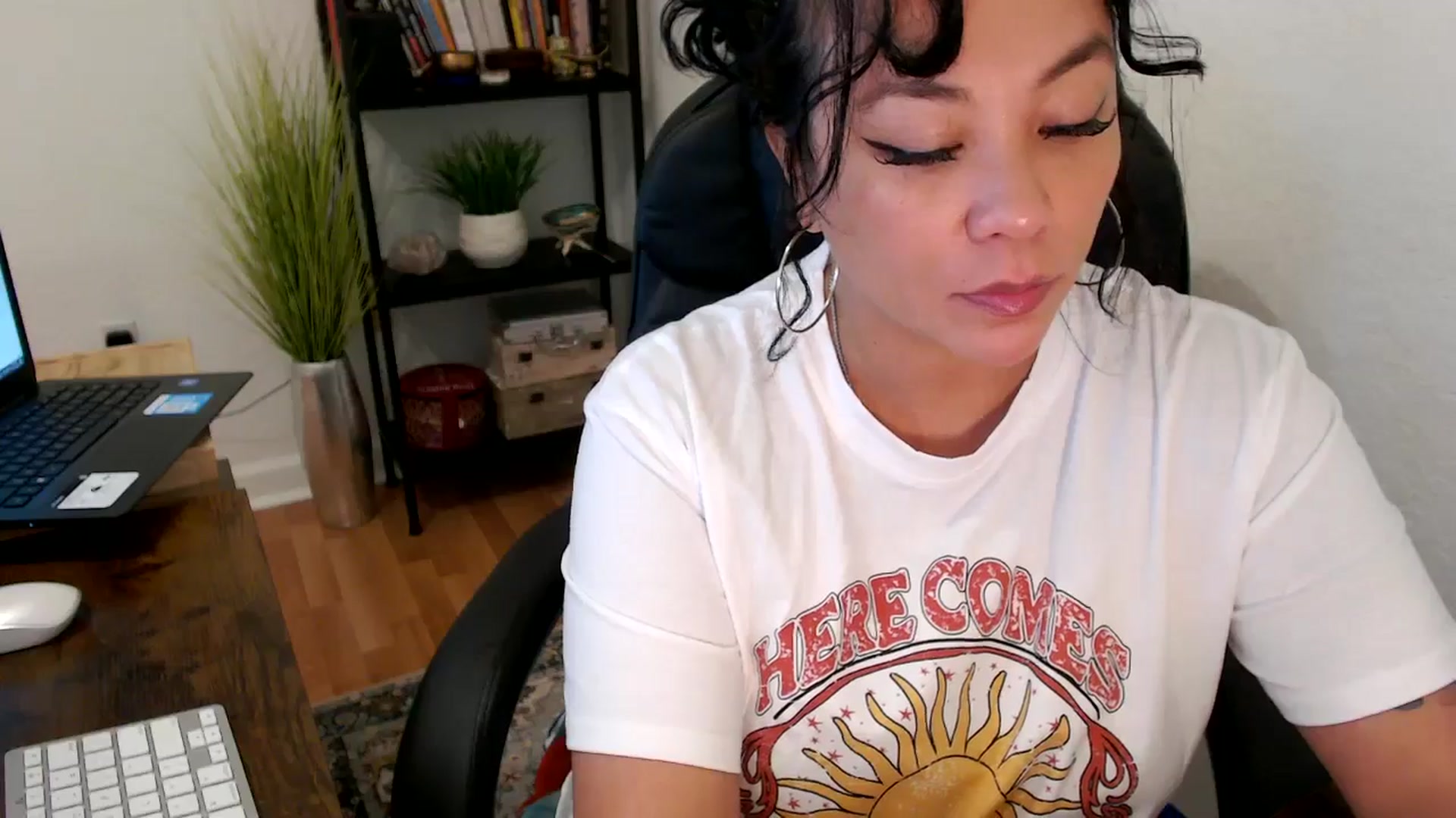 Gallery image thumbnail from MickaylaMinx's myfreecams stream on, 10/23/2024, 17:33 image 8 of 20