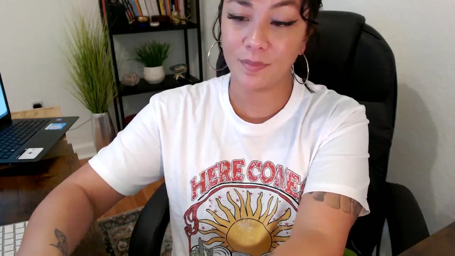 Gallery image thumbnail from MickaylaMinx's myfreecams stream on, 10/23/2024, 18:50 image 11 of 20