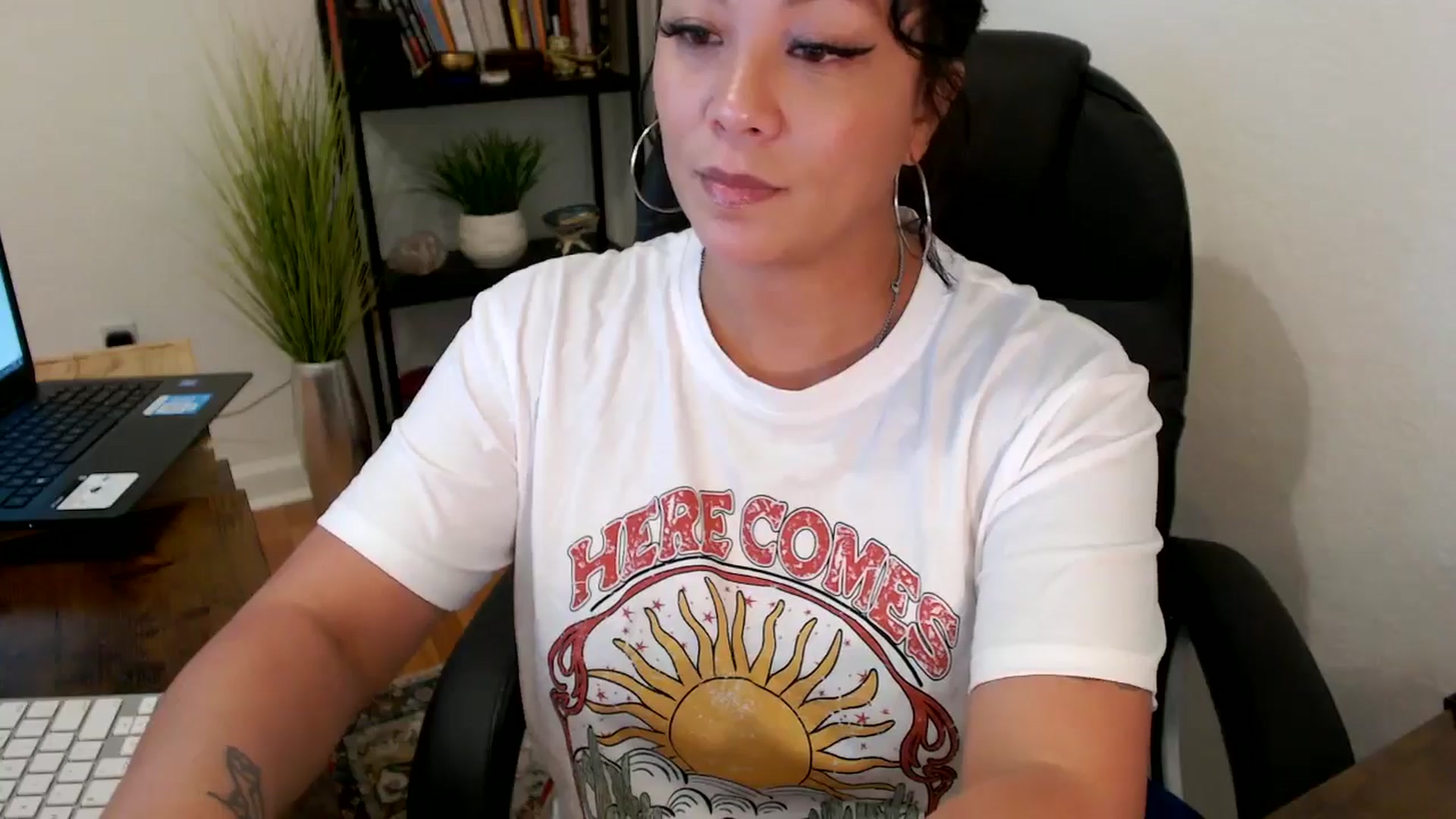 Gallery image thumbnail from MickaylaMinx's myfreecams stream on, 10/23/2024, 19:16 image 15 of 20