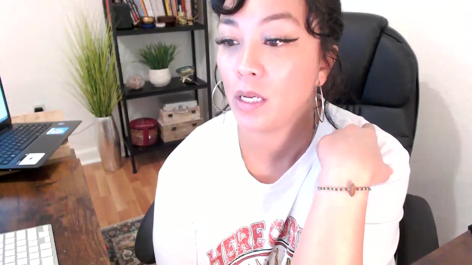 Gallery image thumbnail from MickaylaMinx's myfreecams stream on, 10/23/2024, 19:16 image 7 of 20
