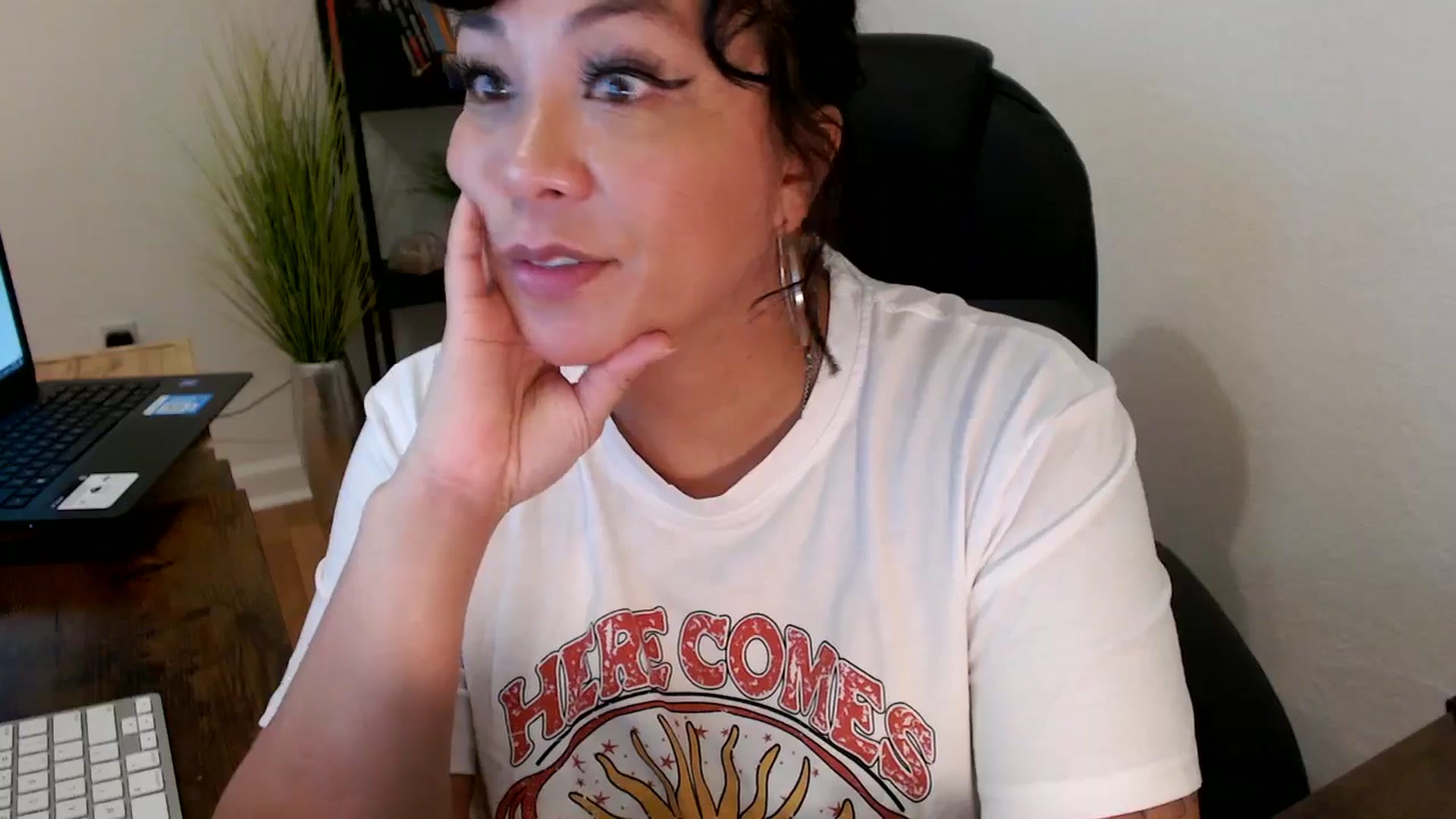 Gallery image thumbnail from MickaylaMinx's myfreecams stream on, 10/23/2024, 19:16 image 4 of 20