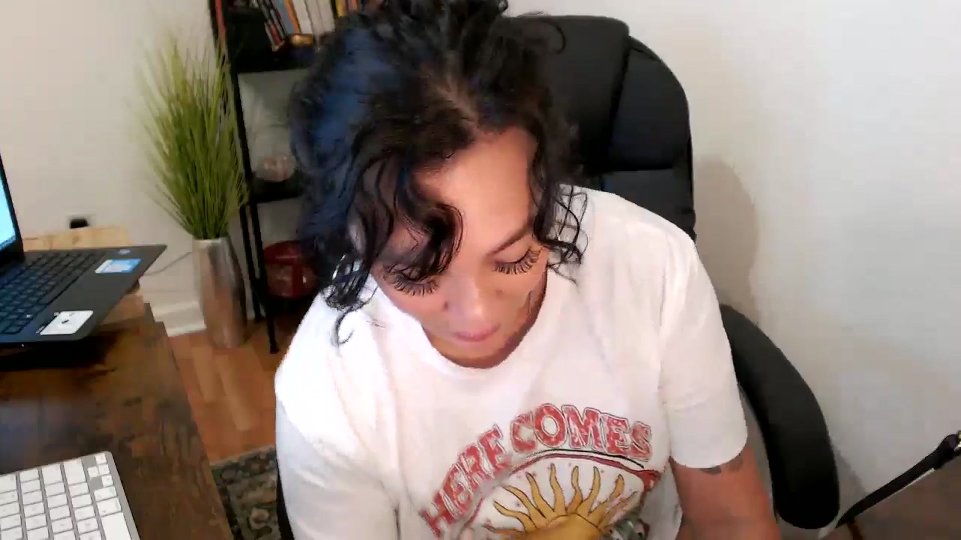 Gallery image thumbnail from MickaylaMinx's myfreecams stream on, 10/23/2024, 19:46 image 16 of 20
