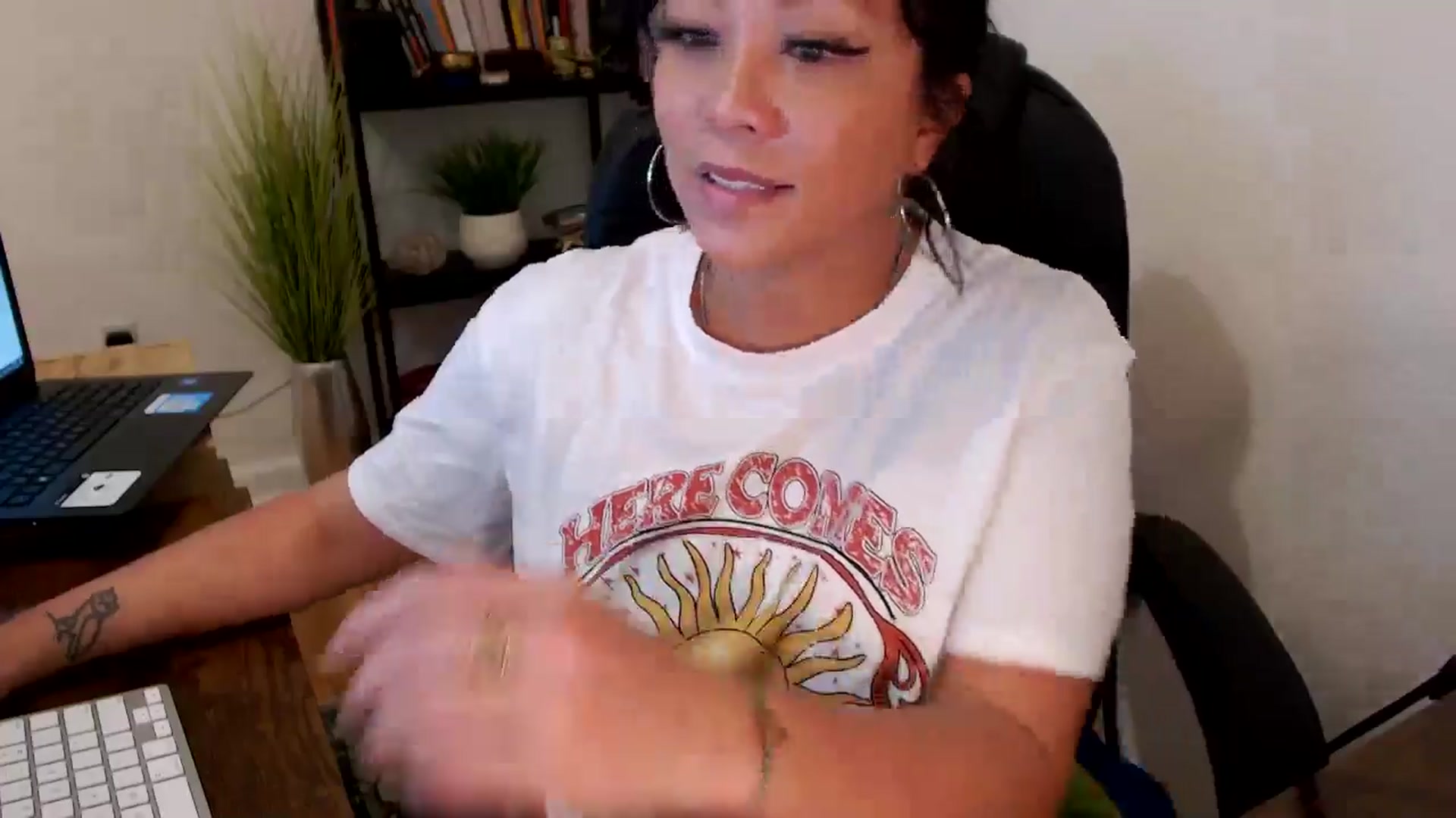 Gallery image thumbnail from MickaylaMinx's myfreecams stream on, 10/23/2024, 19:46 image 15 of 20