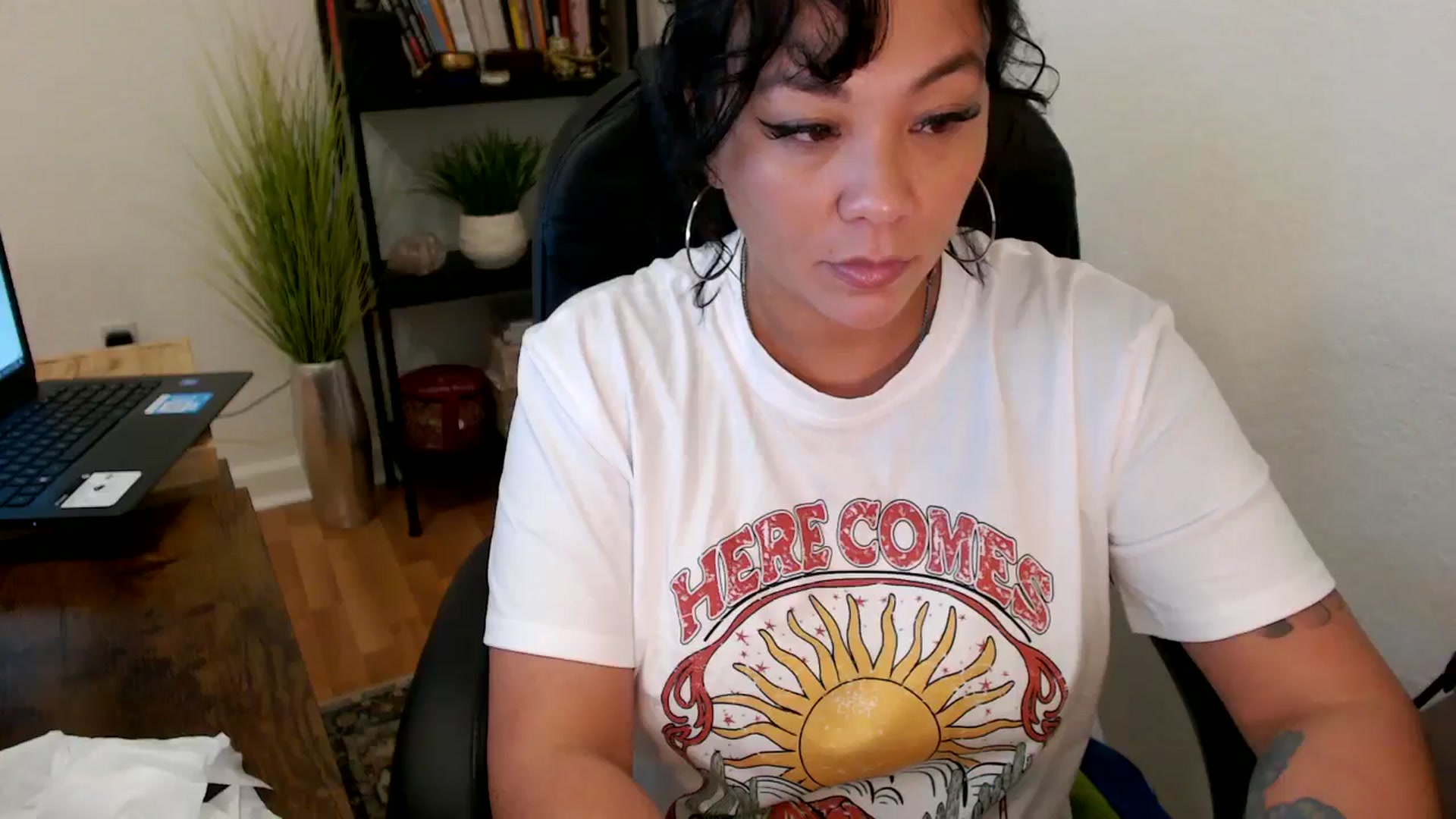 Gallery image thumbnail from MickaylaMinx's myfreecams stream on, 10/23/2024, 19:46 image 19 of 20