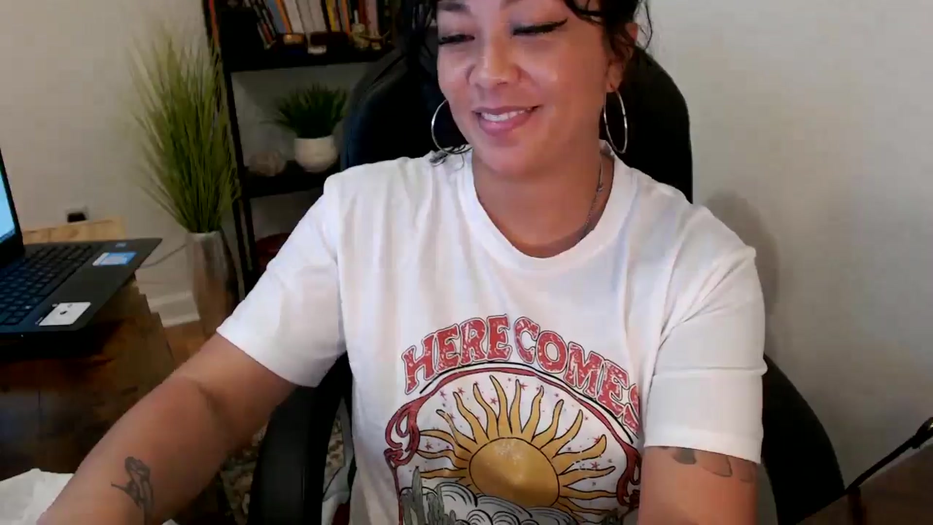 Gallery image thumbnail from MickaylaMinx's myfreecams stream on, 10/23/2024, 19:46 image 18 of 20