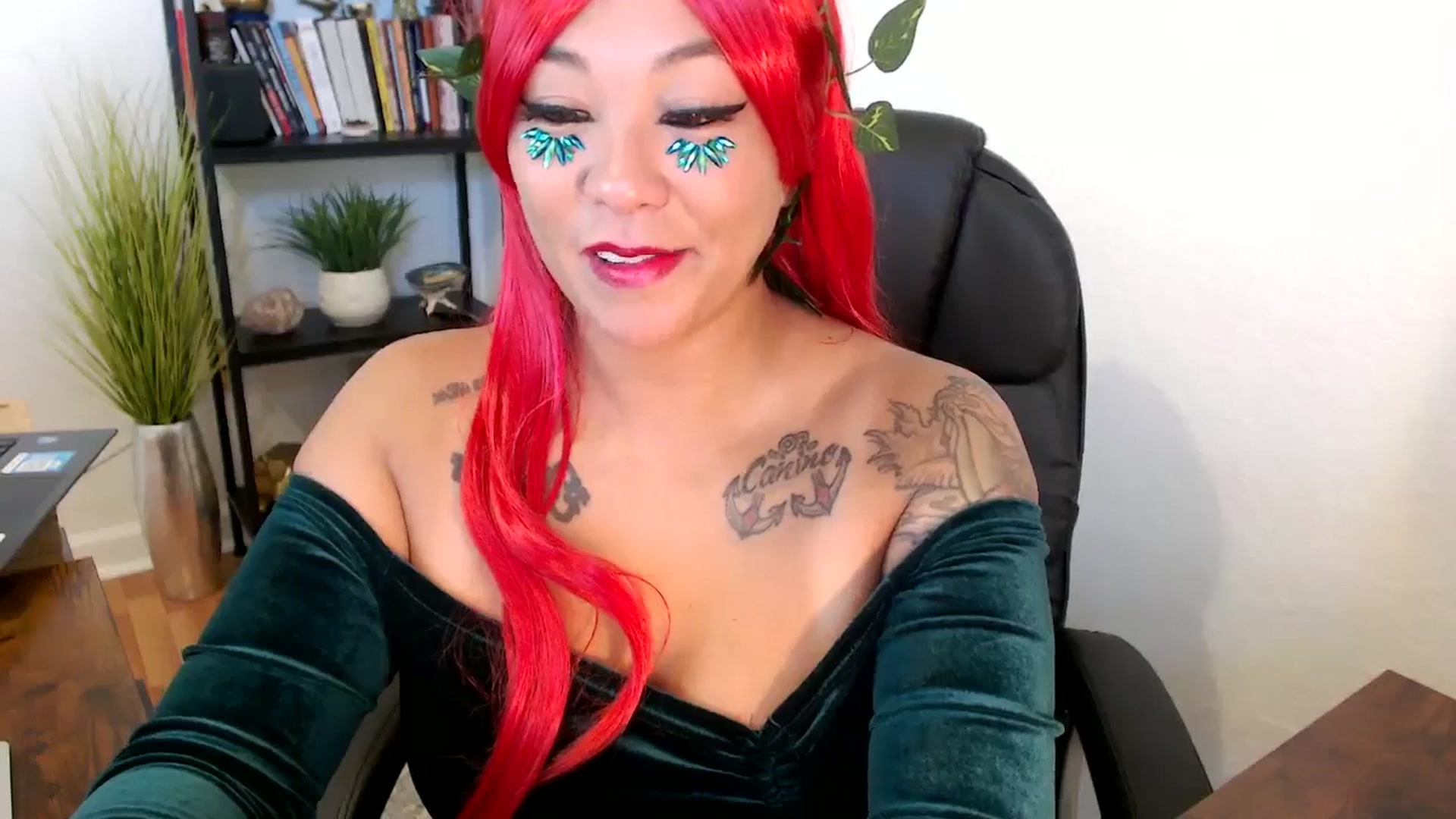 Gallery image thumbnail from MickaylaMinx's myfreecams stream on, 10/31/2024, 14:54 image 17 of 20