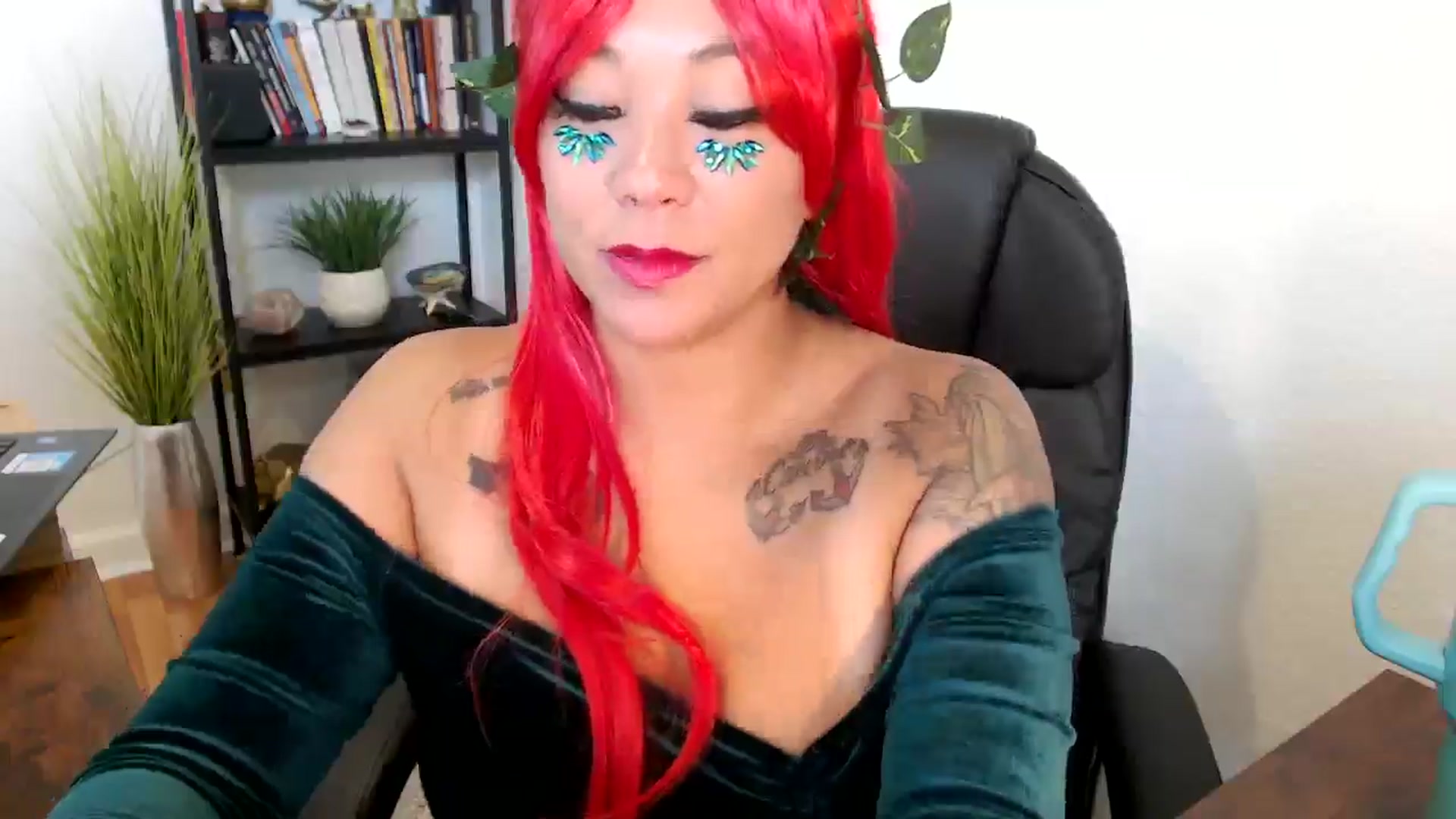 Gallery image thumbnail from MickaylaMinx's myfreecams stream on, 10/31/2024, 17:25 image 4 of 20