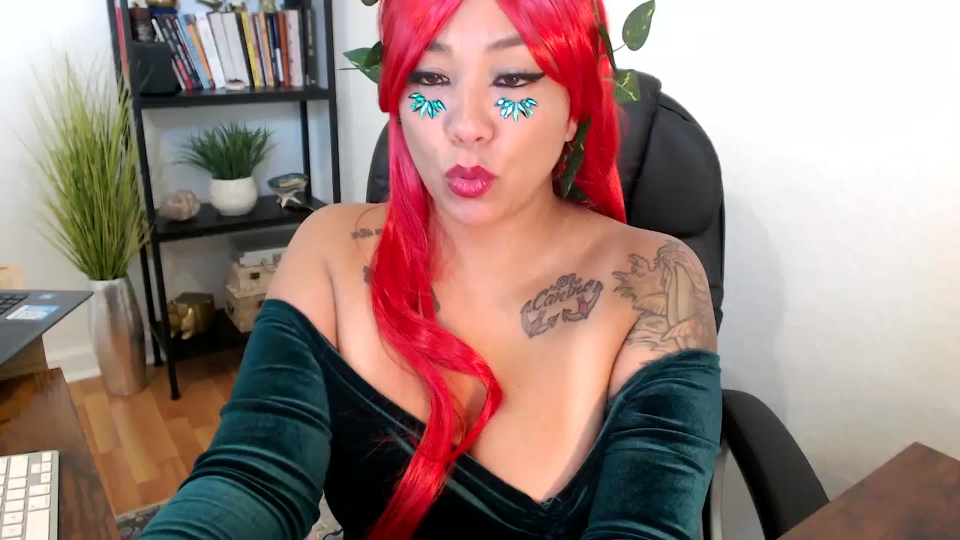 Gallery image thumbnail from MickaylaMinx's myfreecams stream on, 10/31/2024, 17:51 image 2 of 20
