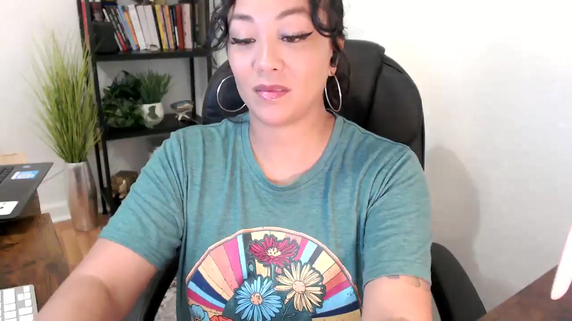 Gallery image thumbnail from MickaylaMinx's myfreecams stream on, 11/01/2024, 15:36 image 4 of 20