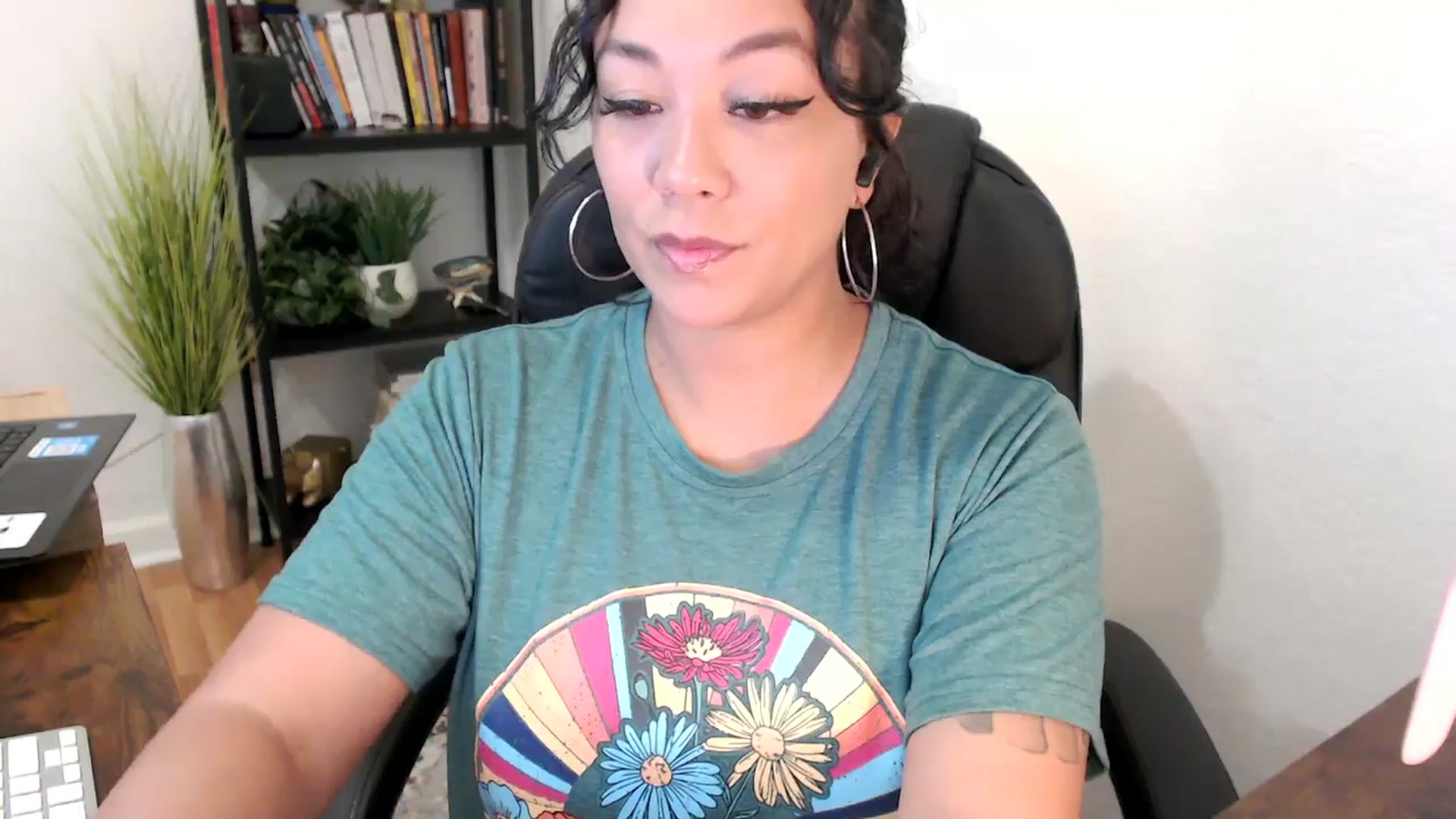 Gallery image thumbnail from MickaylaMinx's myfreecams stream on, 11/01/2024, 15:36 image 5 of 20