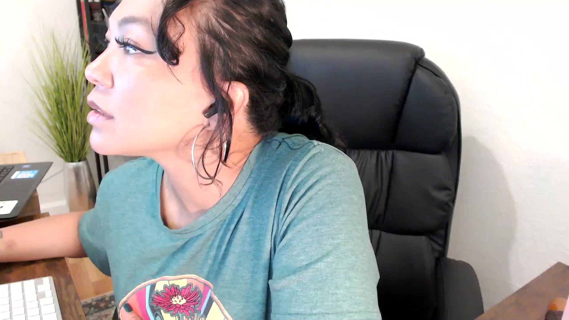 Gallery image thumbnail from MickaylaMinx's myfreecams stream on, 11/01/2024, 15:36 image 14 of 20