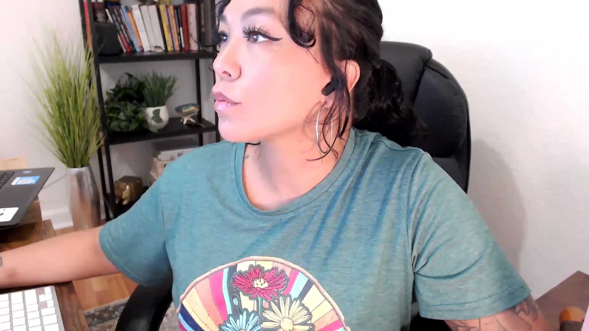 Gallery image thumbnail from MickaylaMinx's myfreecams stream on, 11/01/2024, 15:36 image 16 of 20