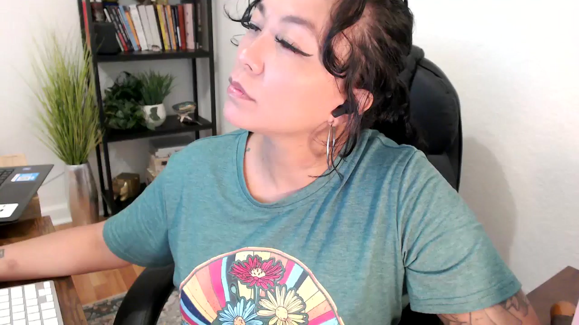 Gallery image thumbnail from MickaylaMinx's myfreecams stream on, 11/01/2024, 15:36 image 15 of 20