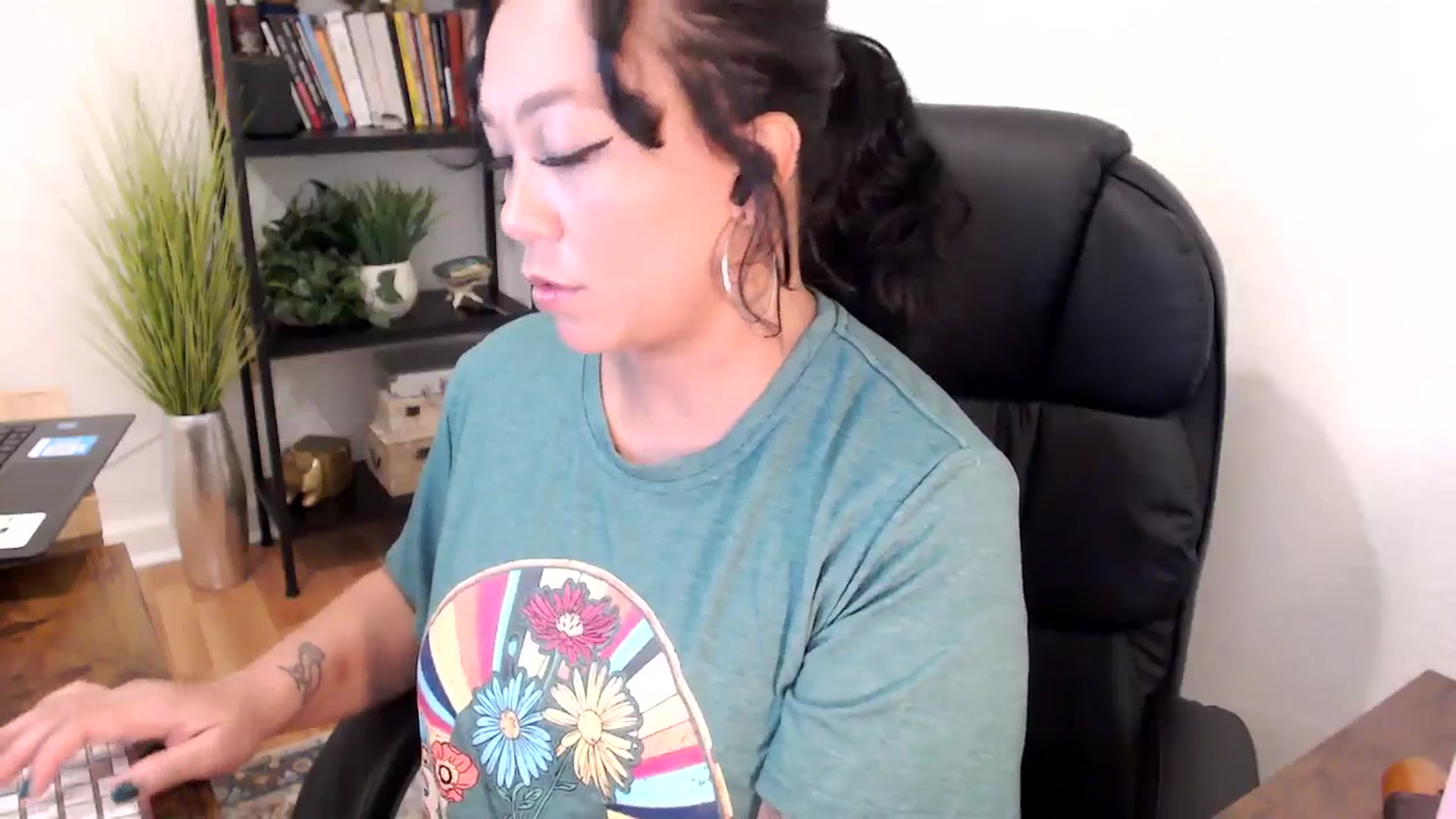 Gallery image thumbnail from MickaylaMinx's myfreecams stream on, 11/01/2024, 15:36 image 17 of 20