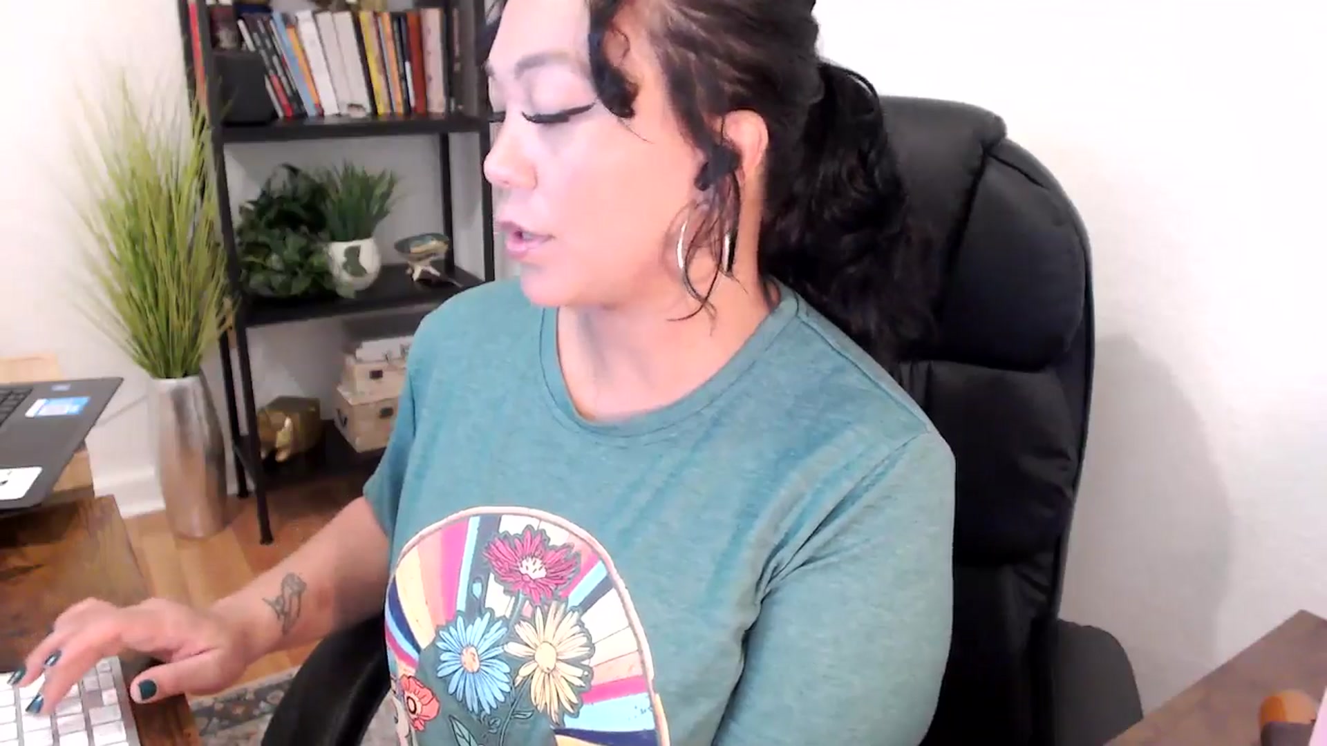 Gallery image thumbnail from MickaylaMinx's myfreecams stream on, 11/01/2024, 15:36 image 18 of 20