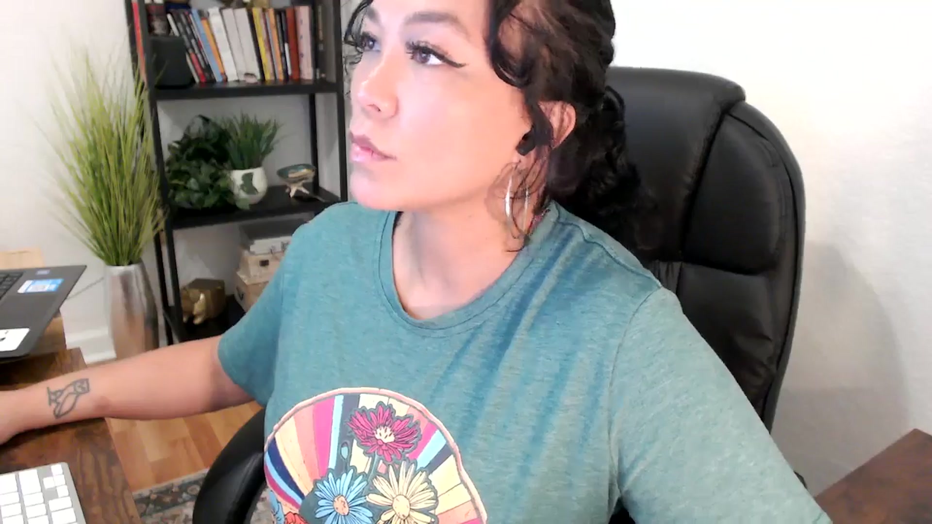 Gallery image thumbnail from MickaylaMinx's myfreecams stream on, 11/01/2024, 16:03 image 19 of 20