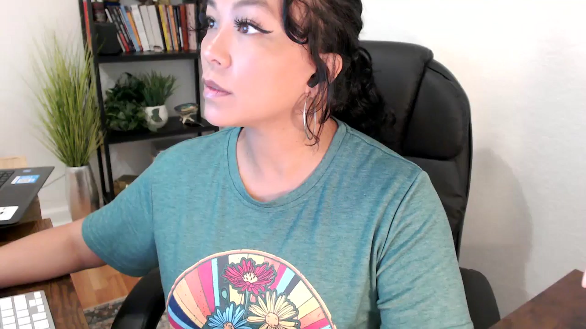 Gallery image thumbnail from MickaylaMinx's myfreecams stream on, 11/01/2024, 16:03 image 5 of 20