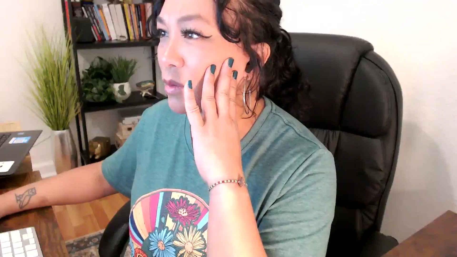 Gallery image thumbnail from MickaylaMinx's myfreecams stream on, 11/01/2024, 16:03 image 13 of 20