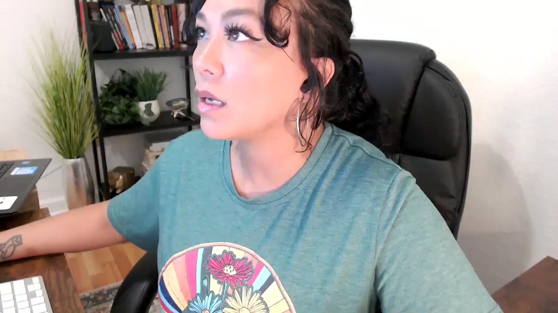 Gallery image thumbnail from MickaylaMinx's myfreecams stream on, 11/01/2024, 16:03 image 15 of 20