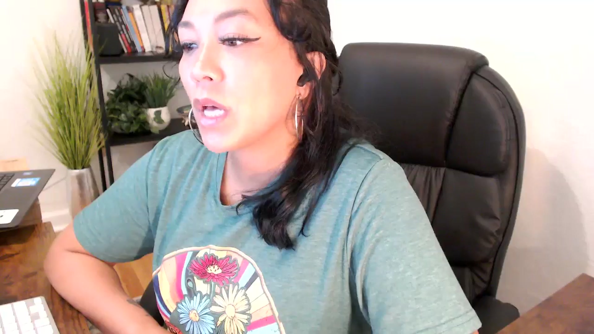 Gallery image thumbnail from MickaylaMinx's myfreecams stream on, 11/01/2024, 16:38 image 8 of 20