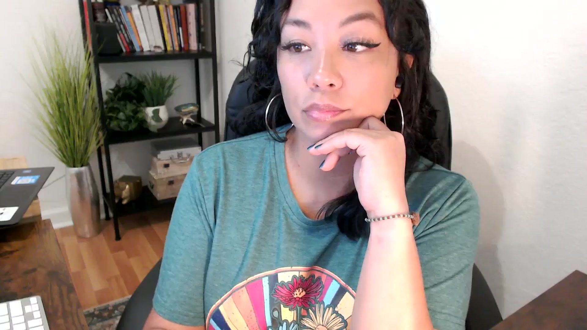 Gallery image thumbnail from MickaylaMinx's myfreecams stream on, 11/01/2024, 16:38 image 17 of 20