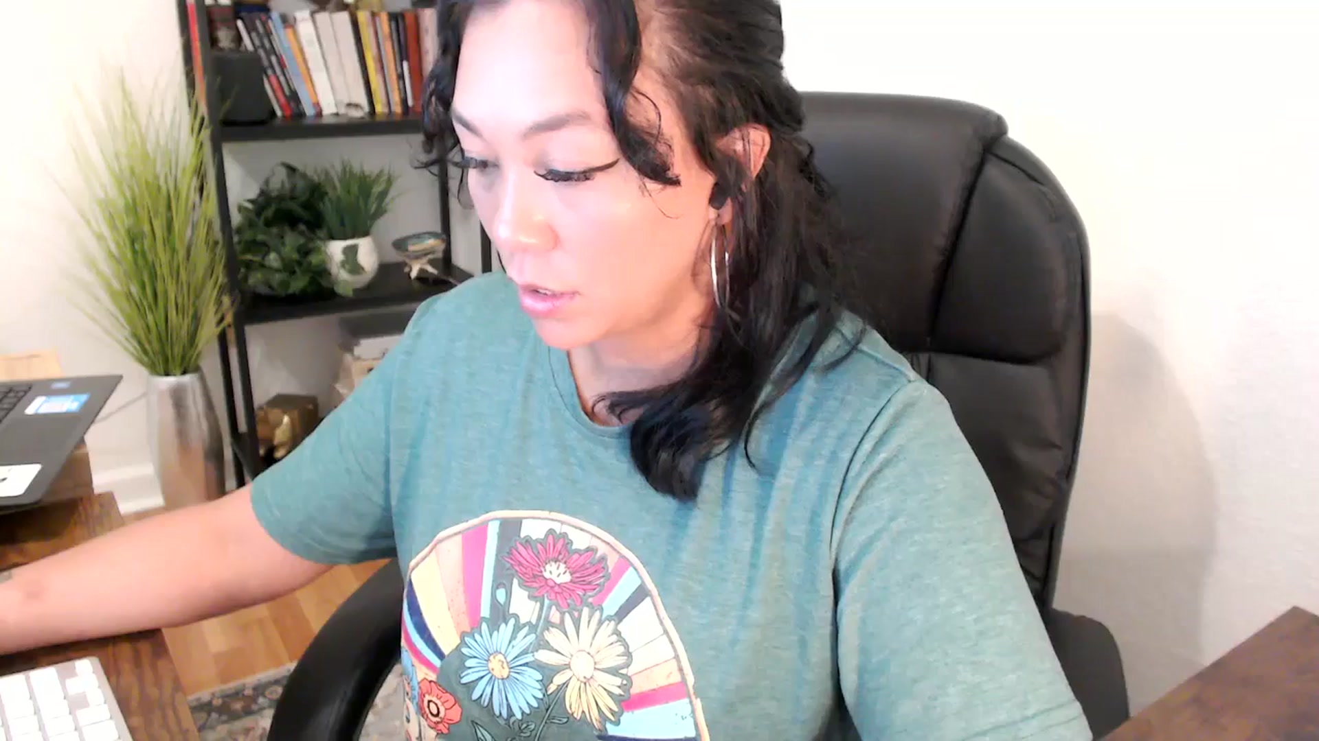 Gallery image thumbnail from MickaylaMinx's myfreecams stream on, 11/01/2024, 16:38 image 13 of 20