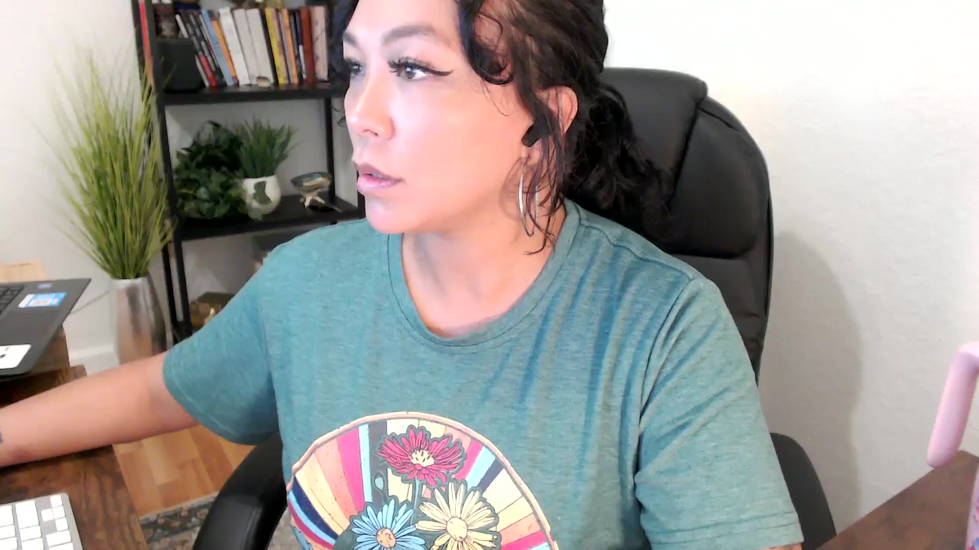Gallery image thumbnail from MickaylaMinx's myfreecams stream on, 11/01/2024, 16:38 image 20 of 20