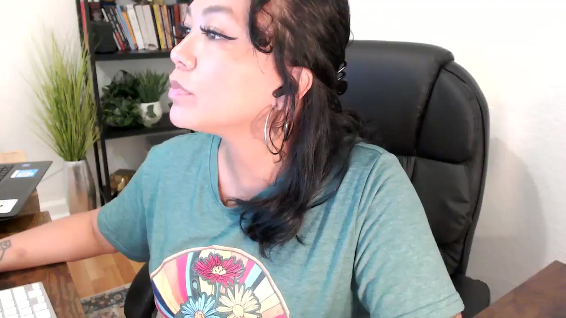 Gallery image thumbnail from MickaylaMinx's myfreecams stream on, 11/01/2024, 16:38 image 12 of 20