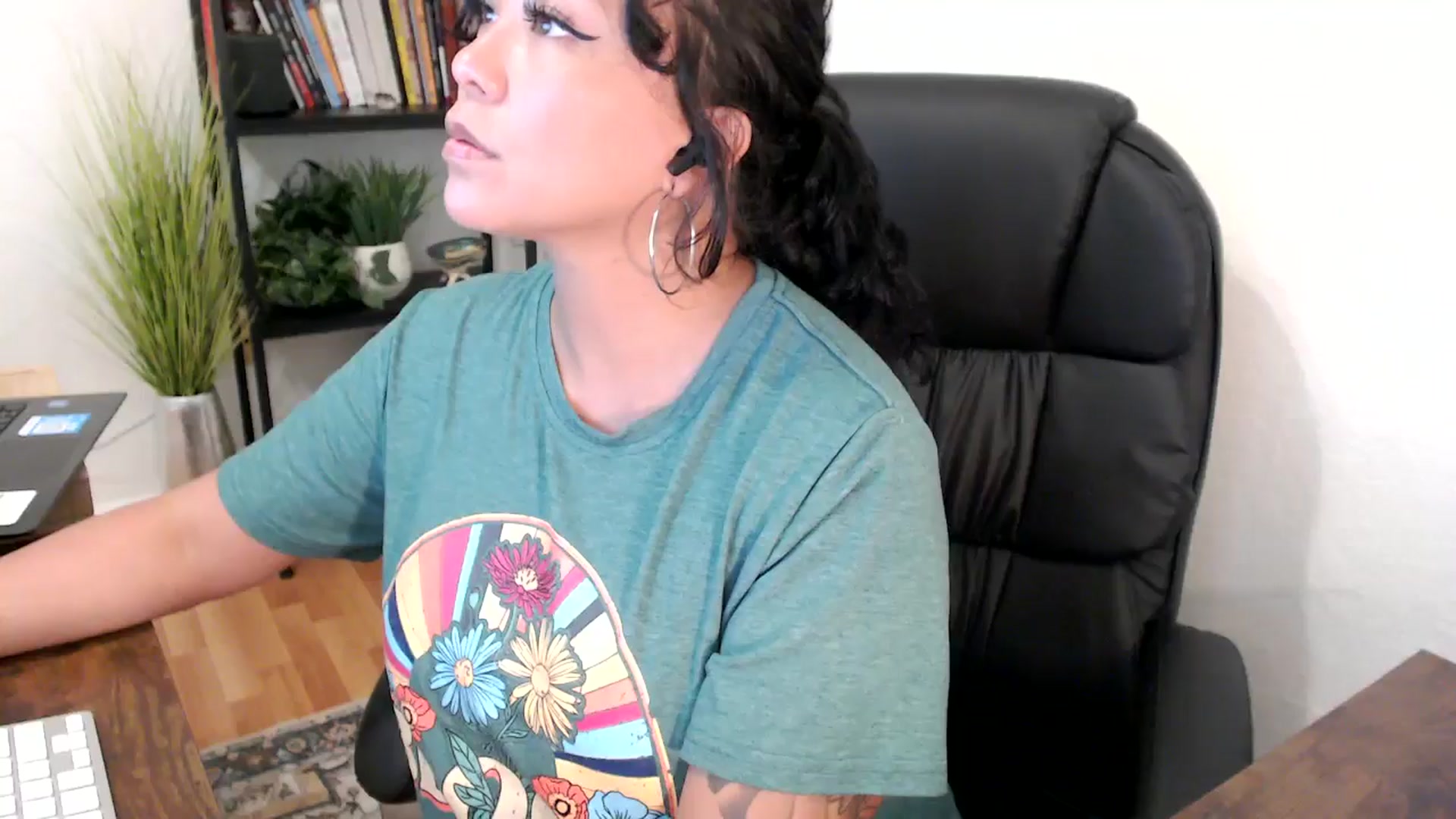 Gallery image thumbnail from MickaylaMinx's myfreecams stream on, 11/01/2024, 18:37 image 3 of 20