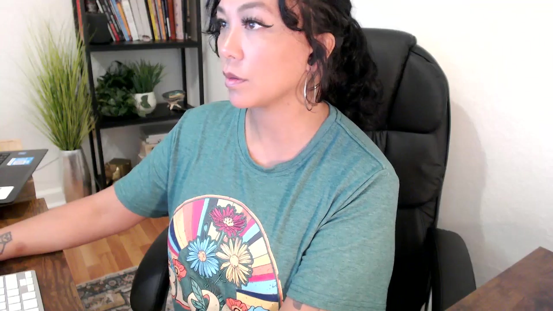 Gallery image thumbnail from MickaylaMinx's myfreecams stream on, 11/01/2024, 18:37 image 5 of 20