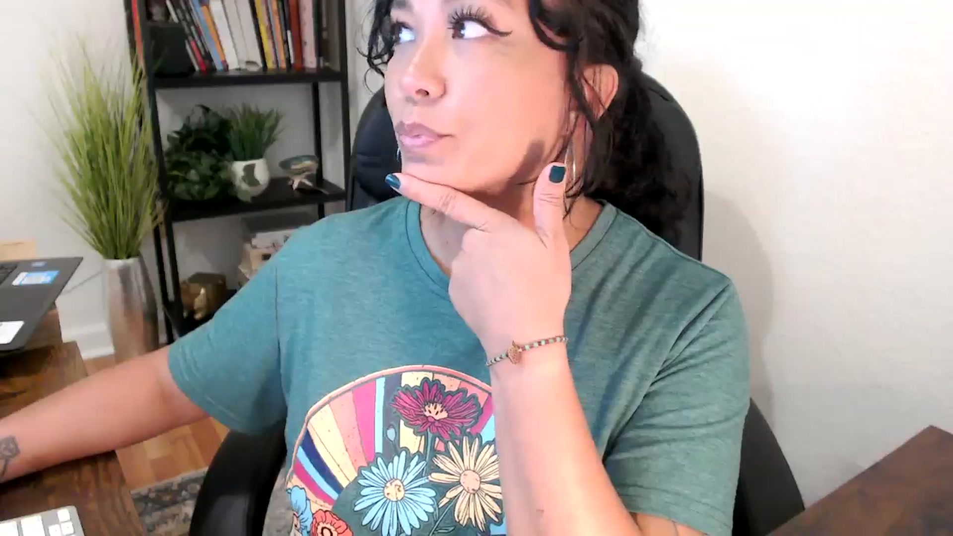Gallery image thumbnail from MickaylaMinx's myfreecams stream on, 11/01/2024, 18:37 image 13 of 20
