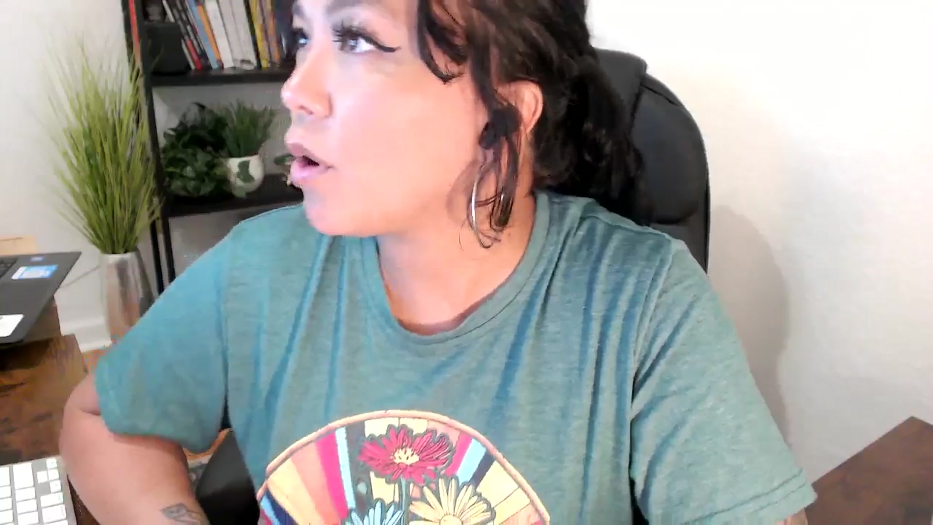 Gallery image thumbnail from MickaylaMinx's myfreecams stream on, 11/01/2024, 18:37 image 6 of 20