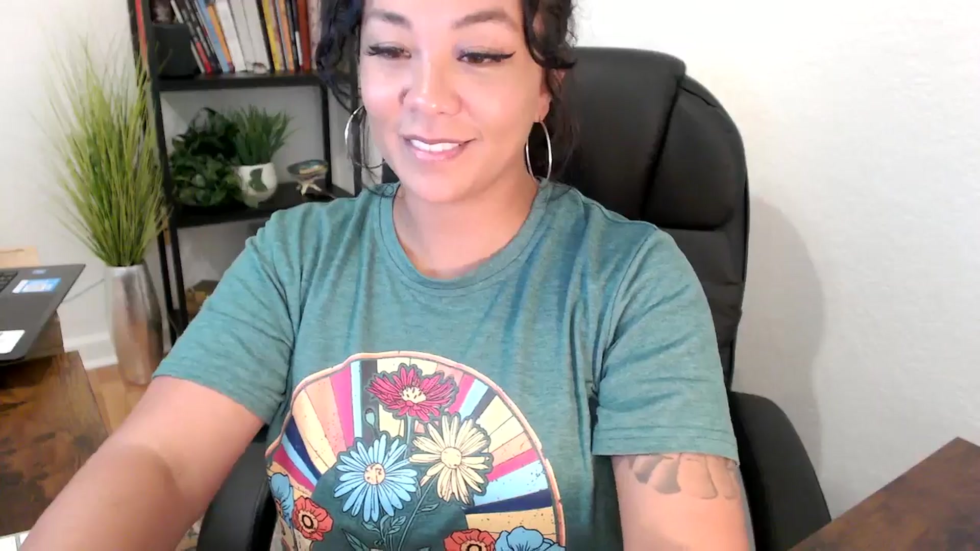 Gallery image thumbnail from MickaylaMinx's myfreecams stream on, 11/01/2024, 18:37 image 17 of 20
