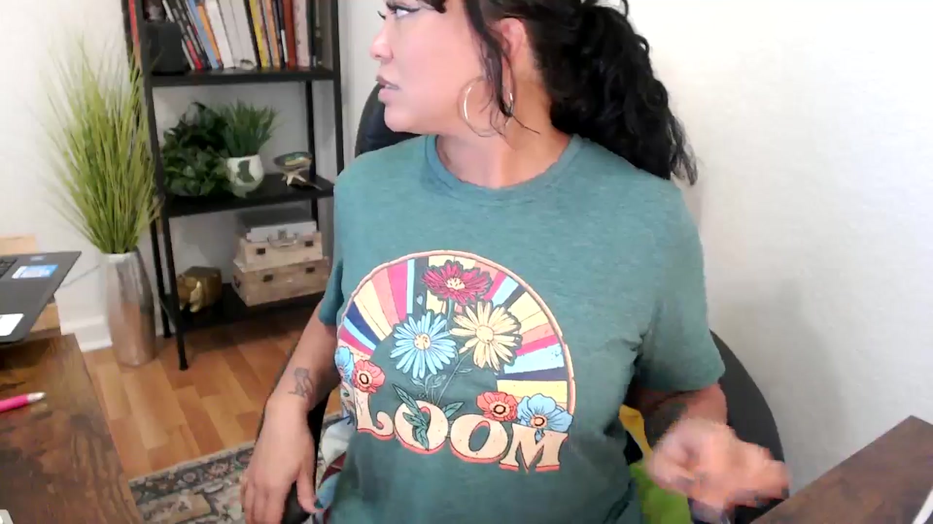 Gallery image thumbnail from MickaylaMinx's myfreecams stream on, 11/01/2024, 18:37 image 19 of 20