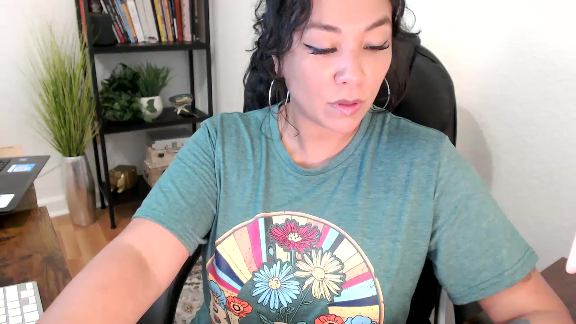 Gallery image thumbnail from MickaylaMinx's myfreecams stream on, 11/01/2024, 18:37 image 2 of 20