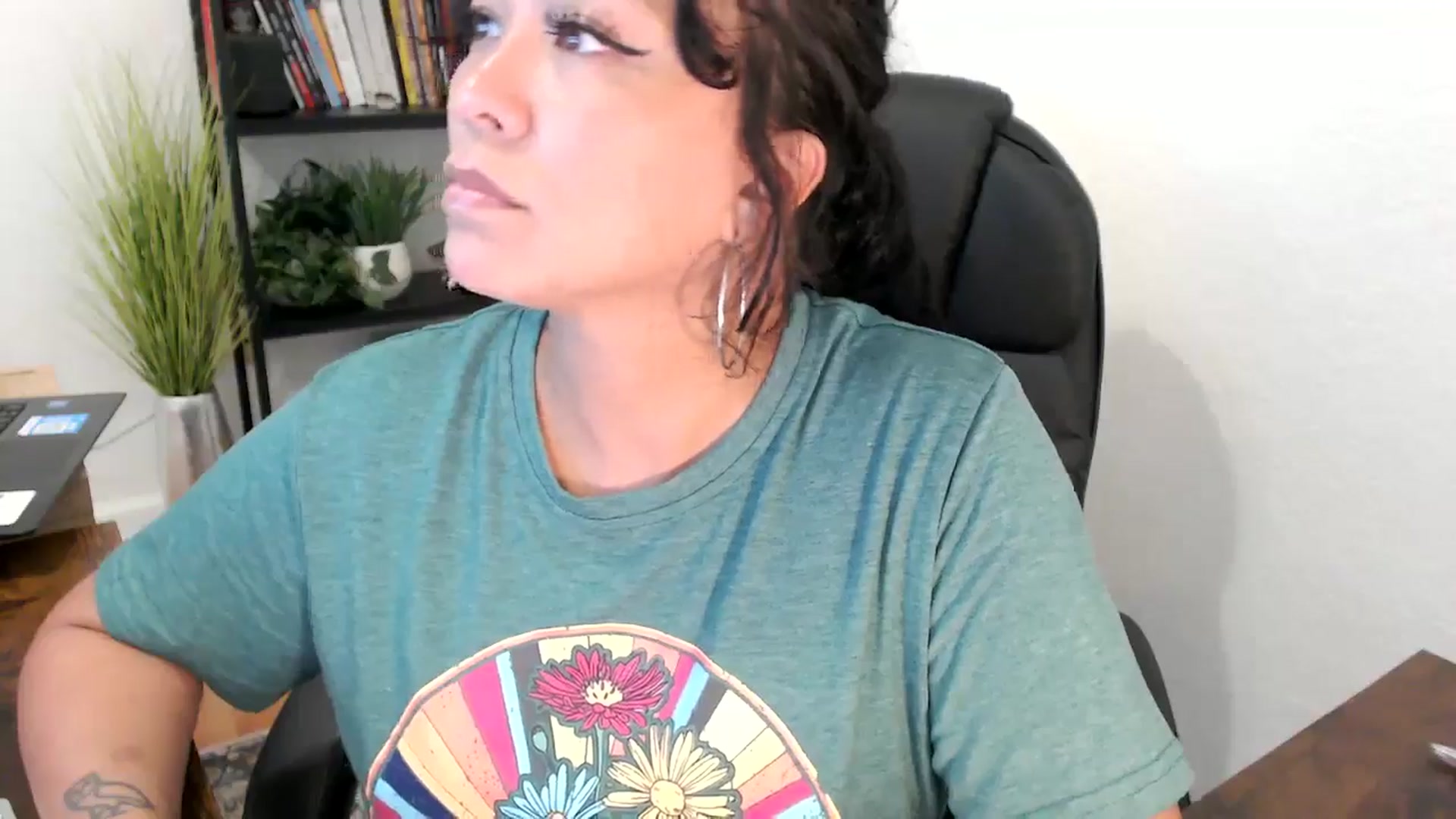 Gallery image thumbnail from MickaylaMinx's myfreecams stream on, 11/01/2024, 19:28 image 14 of 20