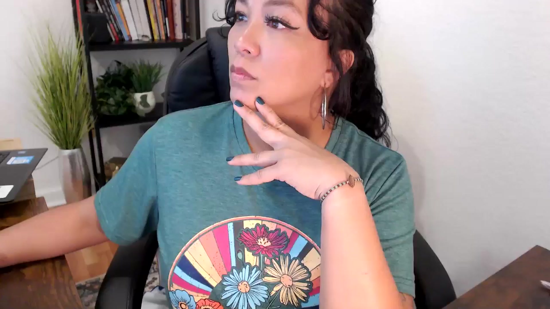 Gallery image thumbnail from MickaylaMinx's myfreecams stream on, 11/01/2024, 19:28 image 15 of 20