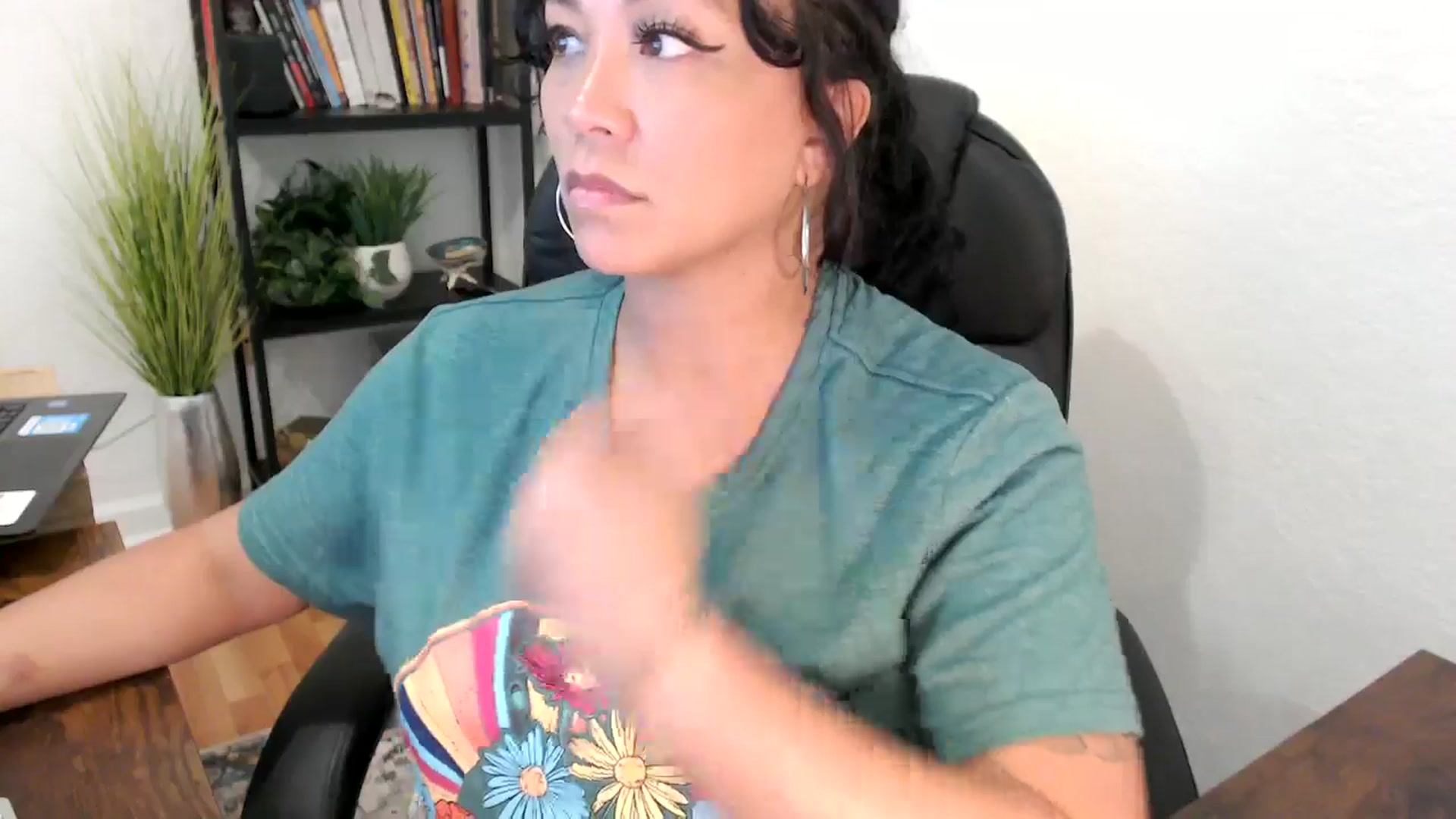 Gallery image thumbnail from MickaylaMinx's myfreecams stream on, 11/01/2024, 19:28 image 12 of 20
